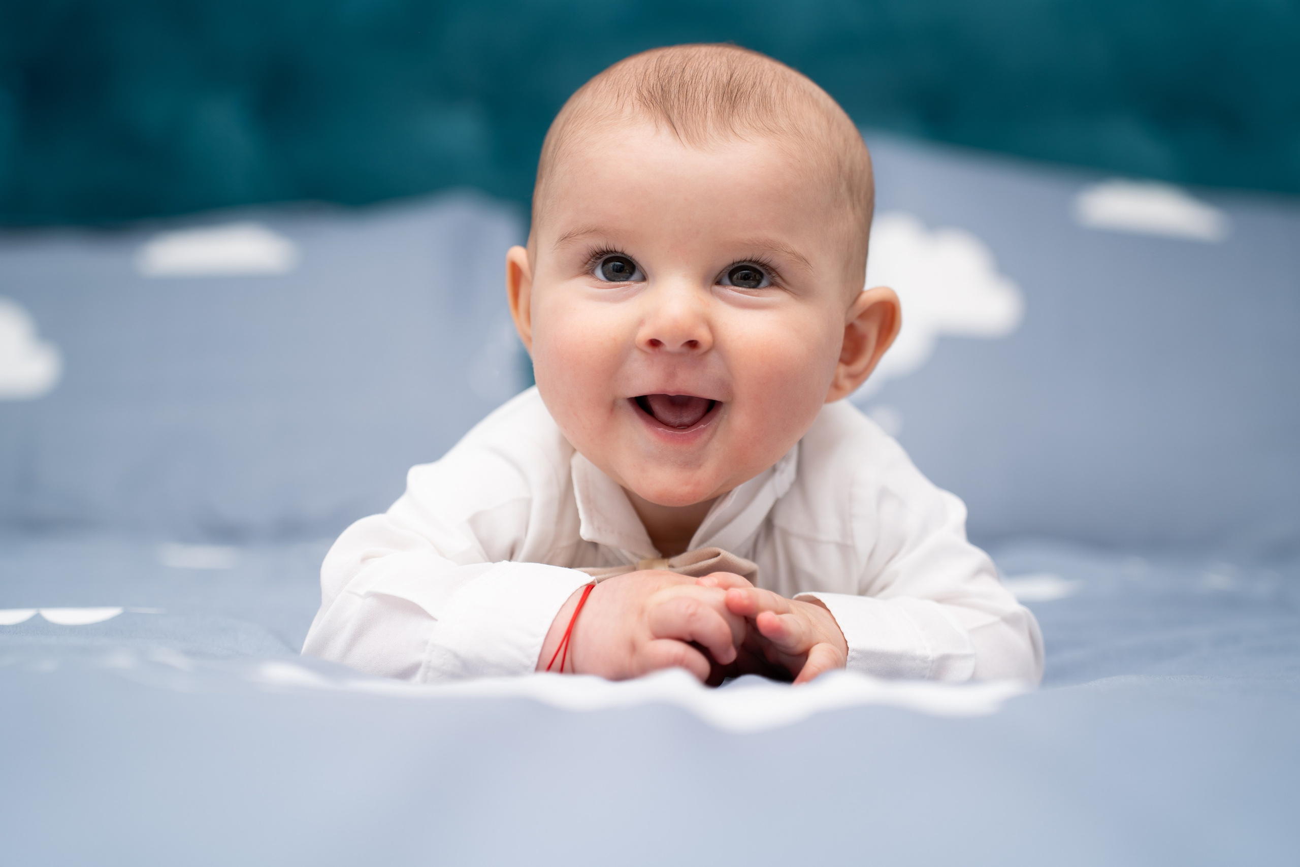 BOTEZ - PRIMUL ZÂMBET