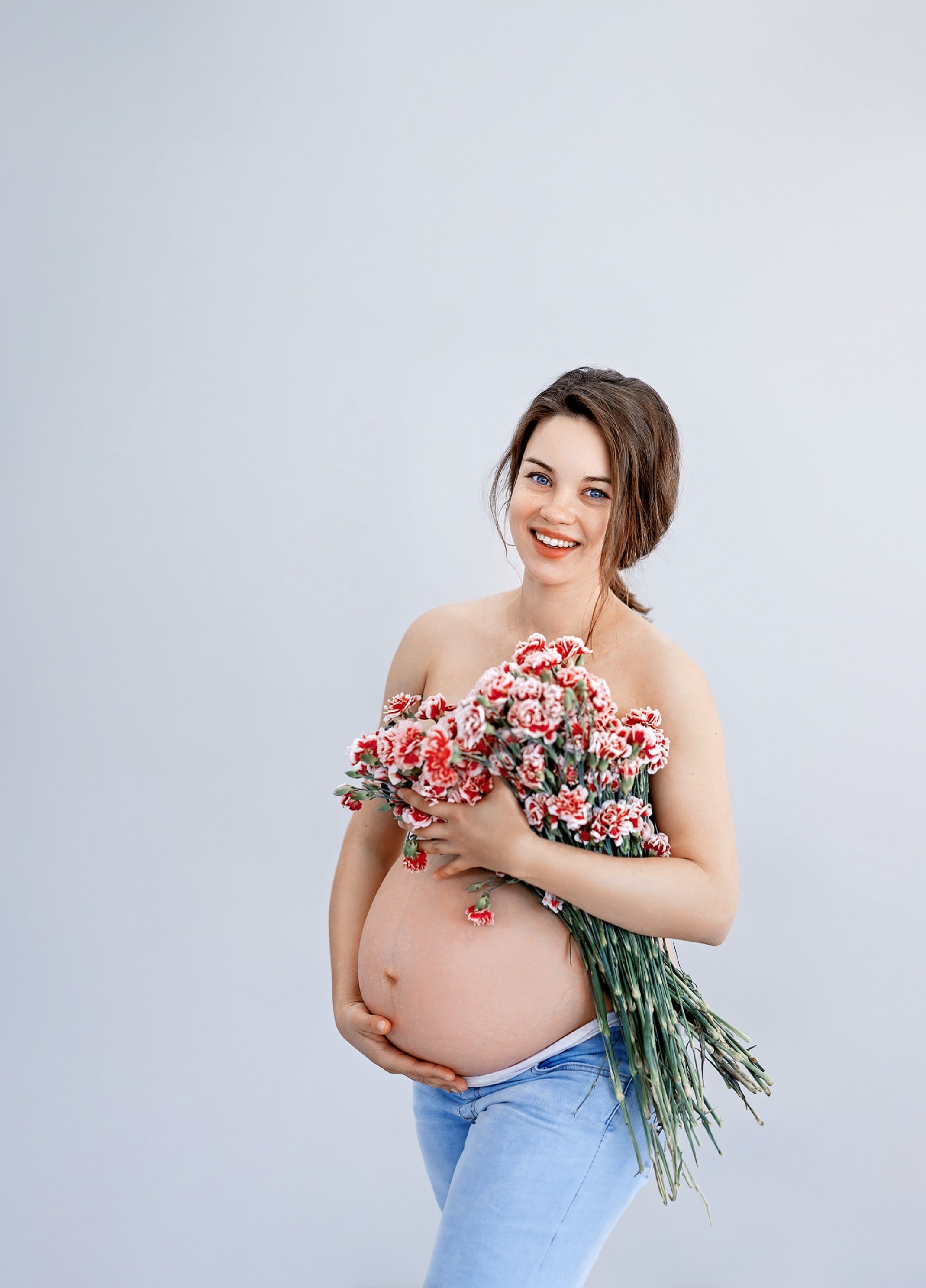 Studio Maternity. Professional photographer in NYC Kristina Bagdasaryan