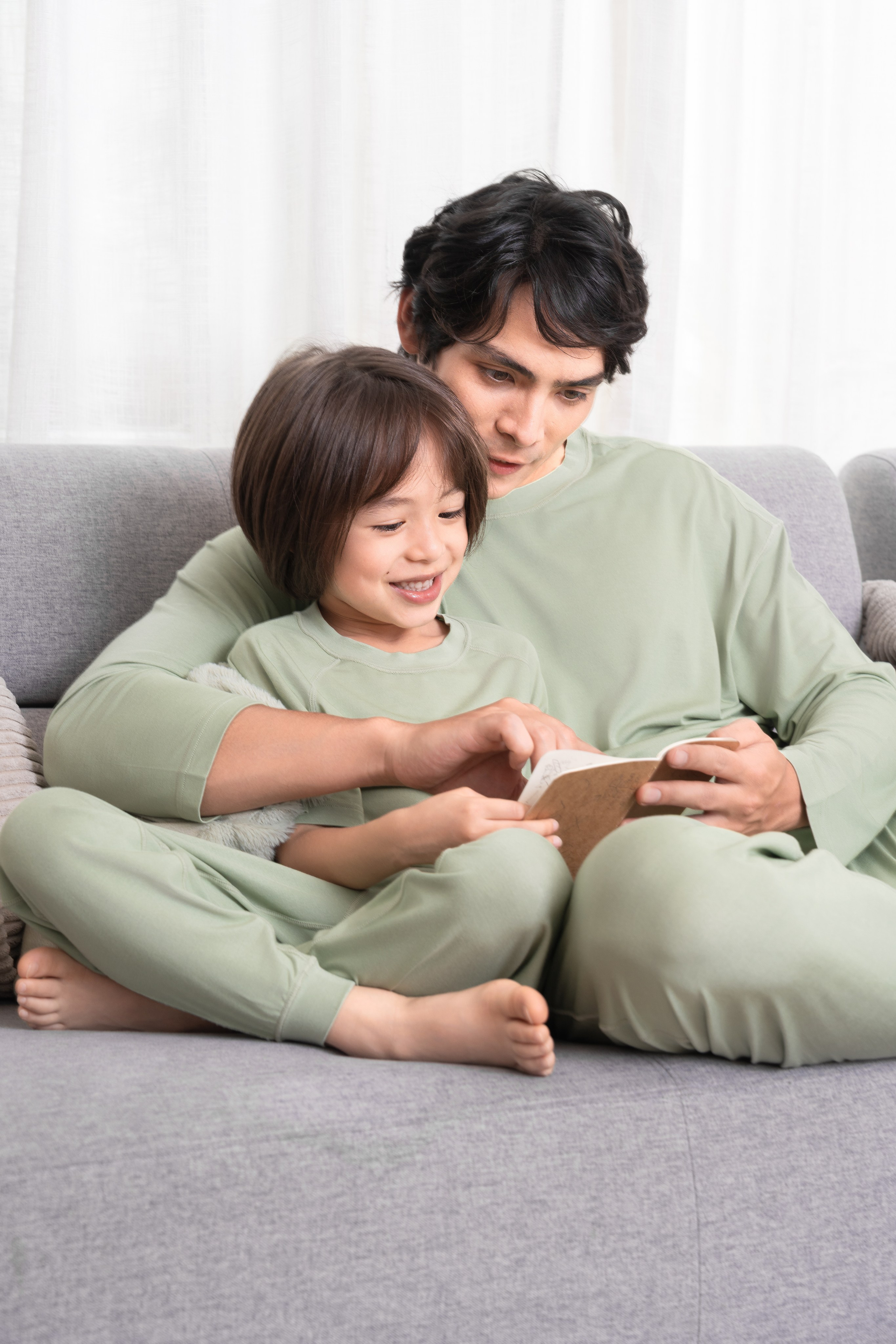 ECZEWEAR. ФОТОГРАФ В ГОНКОНГЕ (СВАДЬБЫ, FASHION, СЕМЕЙНЫЕ, МЕРОПРИЯТИЯ, ФОТОПРОГУЛКИ)