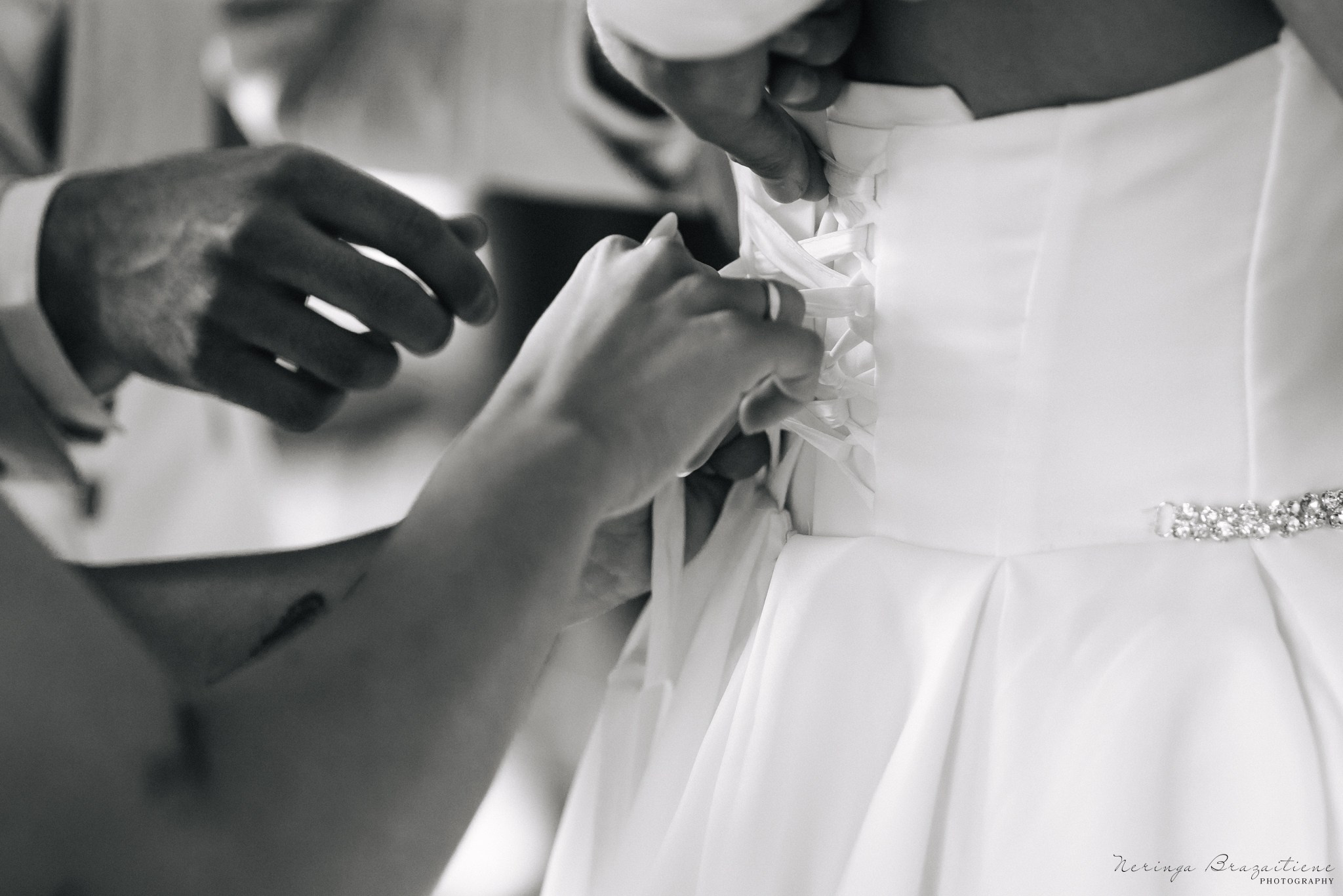 Vestuvinė fotosesija Kaune, Vienybės aikštėje, prie Lietuvos banko