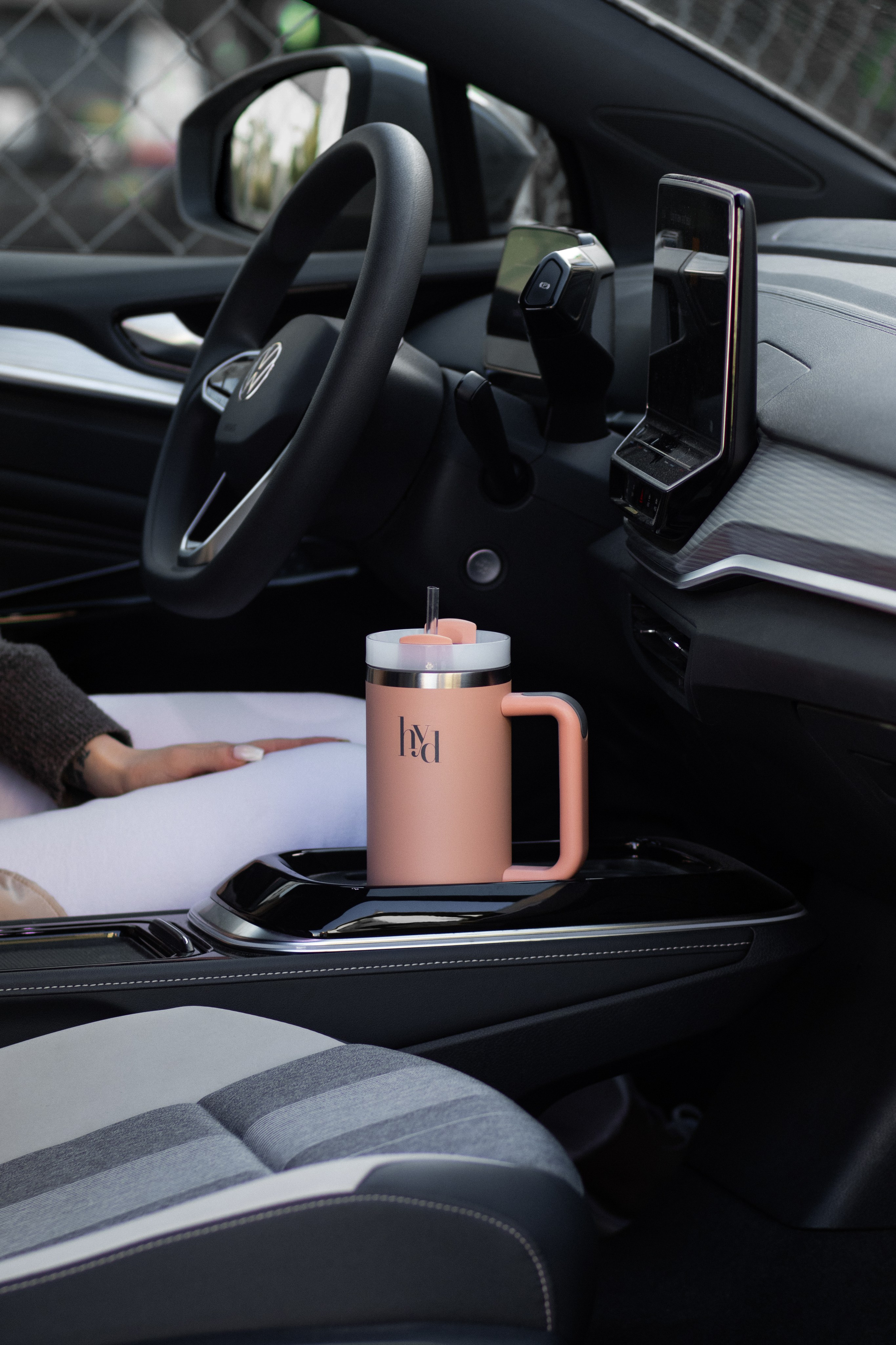 Hyd Flask Brand. Veronika Basova — Photographer in Amman, Jordan | Cinematic Visual Storyteller