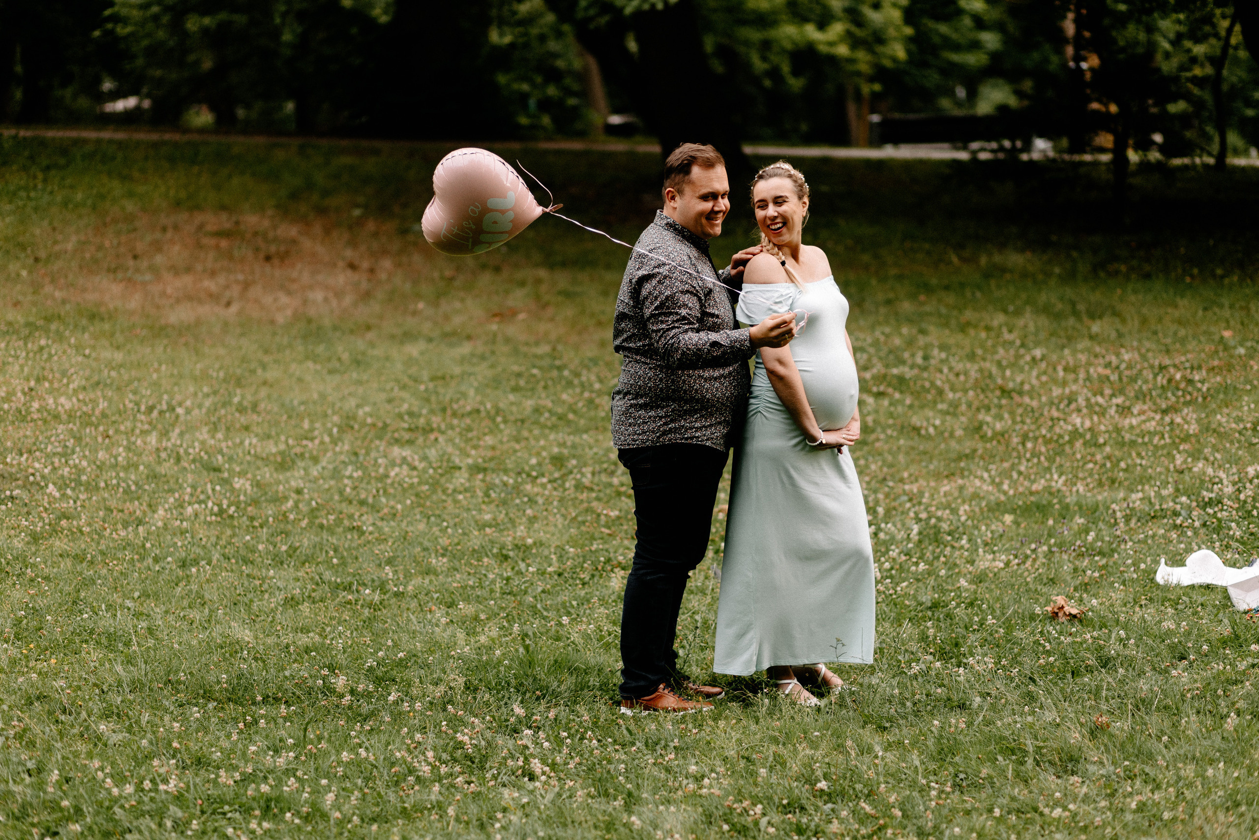 Zdjęcie przedstawia sesję ciążową wykonaną przez fotografa Aleksandra Szpakowicza w Gdańsku. Fotografia ciążowa Gdańsk. www.szpakowicz-studio.pl