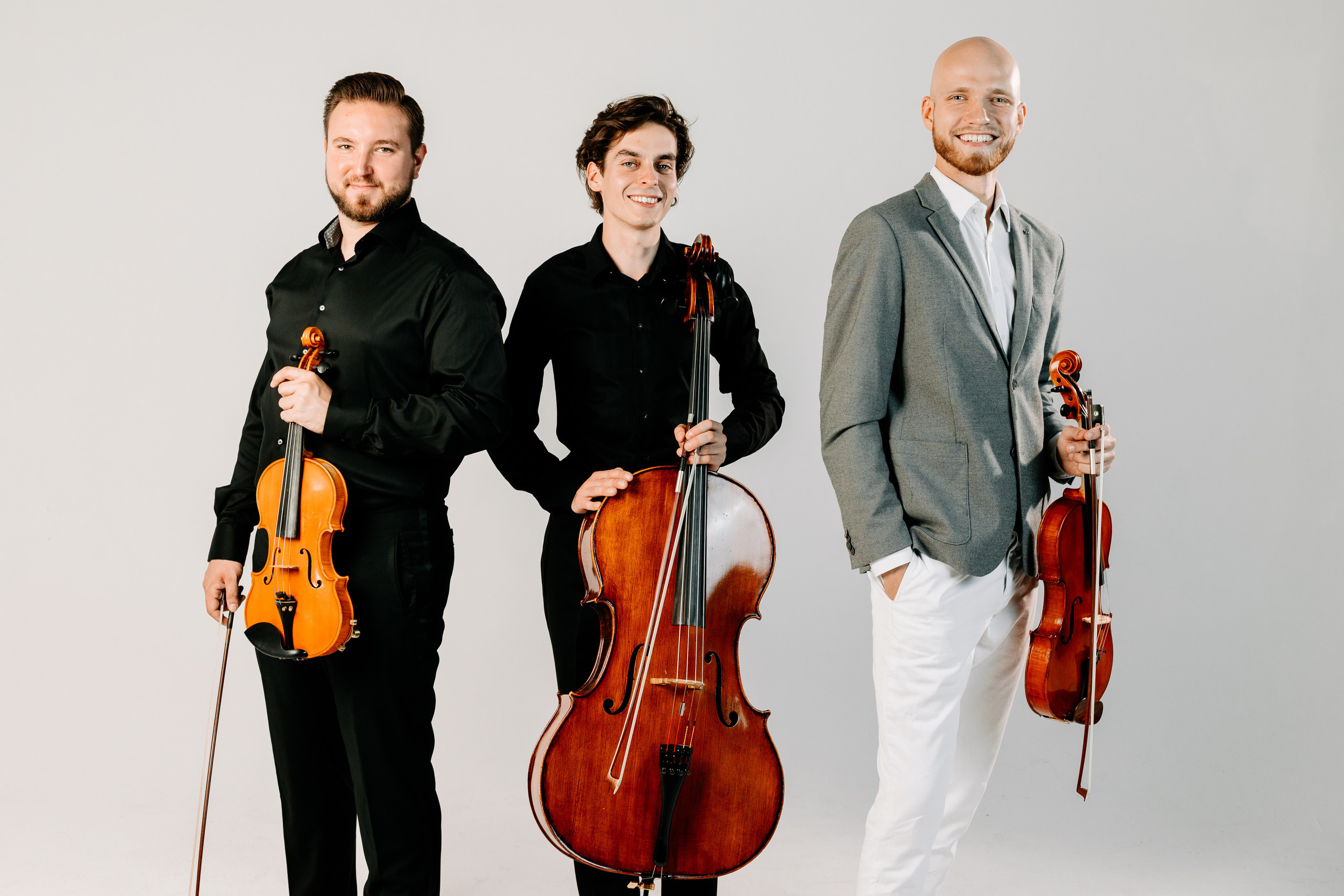 TRIO. Fotograf Ślubny Warszawa - Sesje Biznesowe Rodzinne Eventy