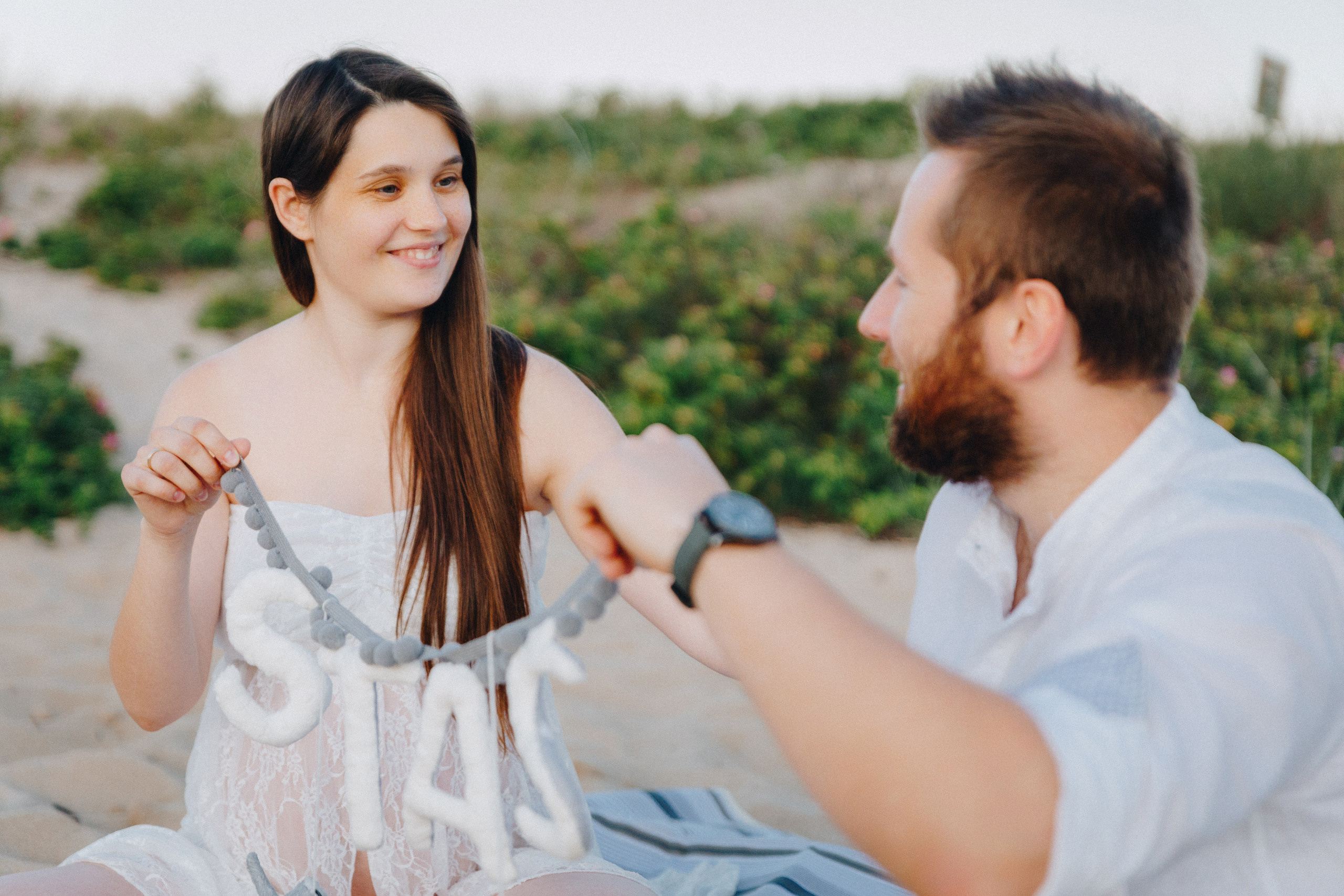 Zdjęcie przedstawia sesję ciążową wykonaną przez fotografa Aleksandra Szpakowicza w Gdańsku. Fotografia ciążowa Gdańsk. www.szpakowicz-studio.pl