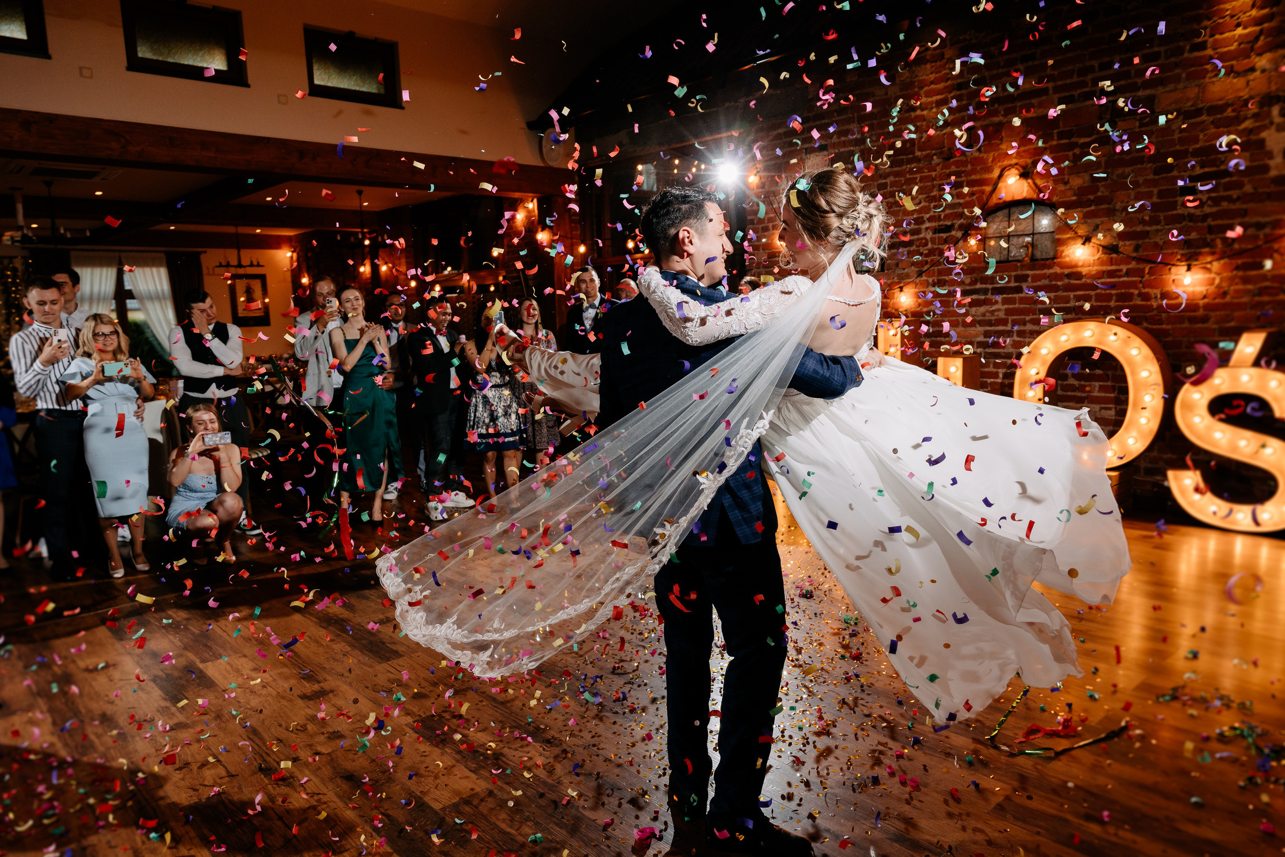 Impreza & Wesele • [ Szpakowicz-studio.pl ]. Fotograf Ślubny Warszawa - Sesje Biznesowe Rodzinne Eventy