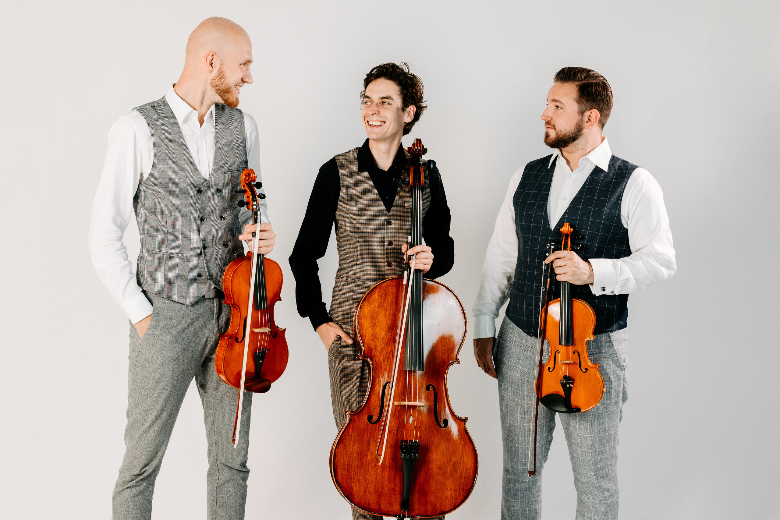 TRIO. Fotograf Ślubny Warszawa - Sesje Biznesowe Rodzinne Eventy