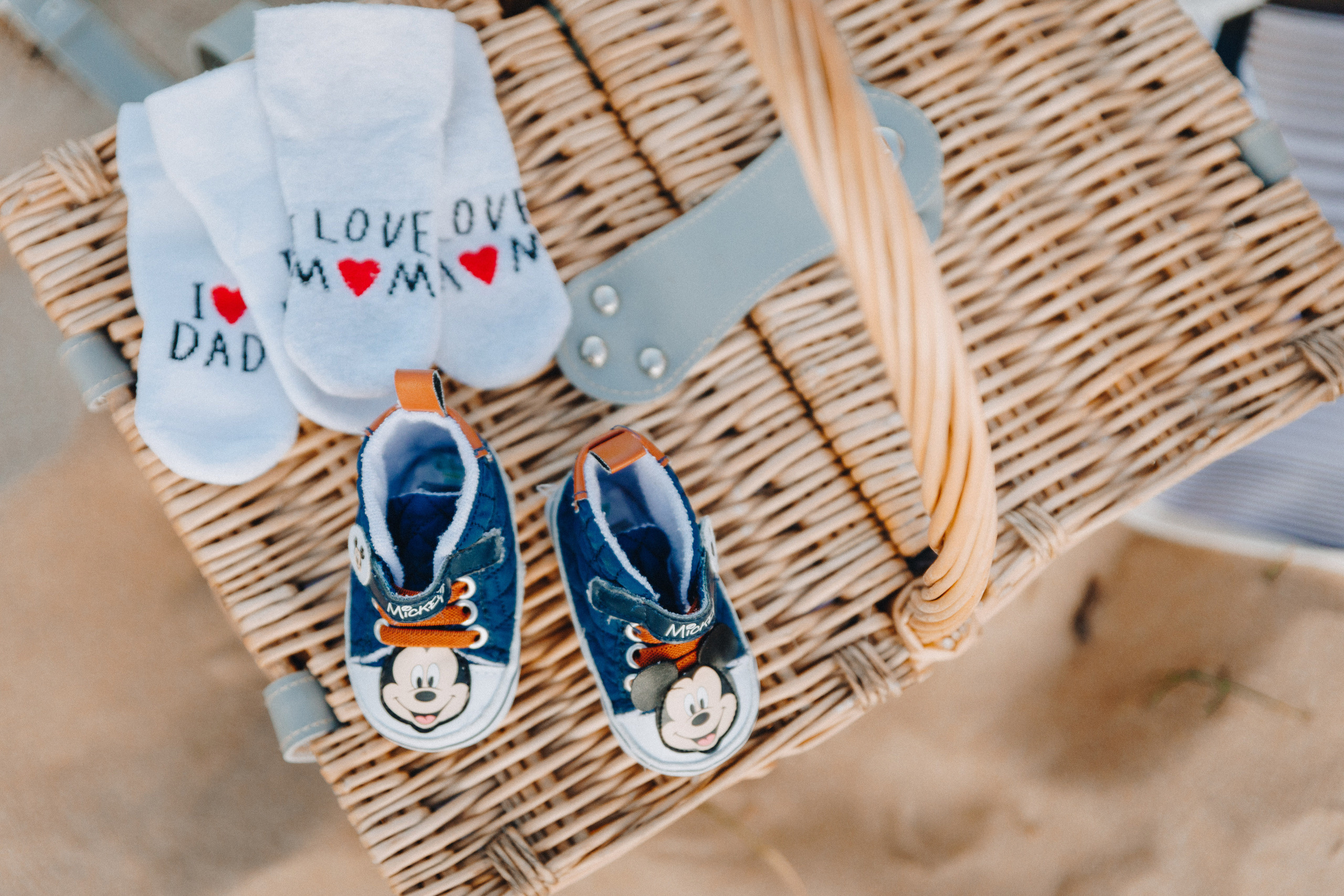 Zdjęcie przedstawia sesję ciążową wykonaną przez fotografa Aleksandra Szpakowicza w Gdańsku. Fotografia ciążowa Gdańsk. www.szpakowicz-studio.pl