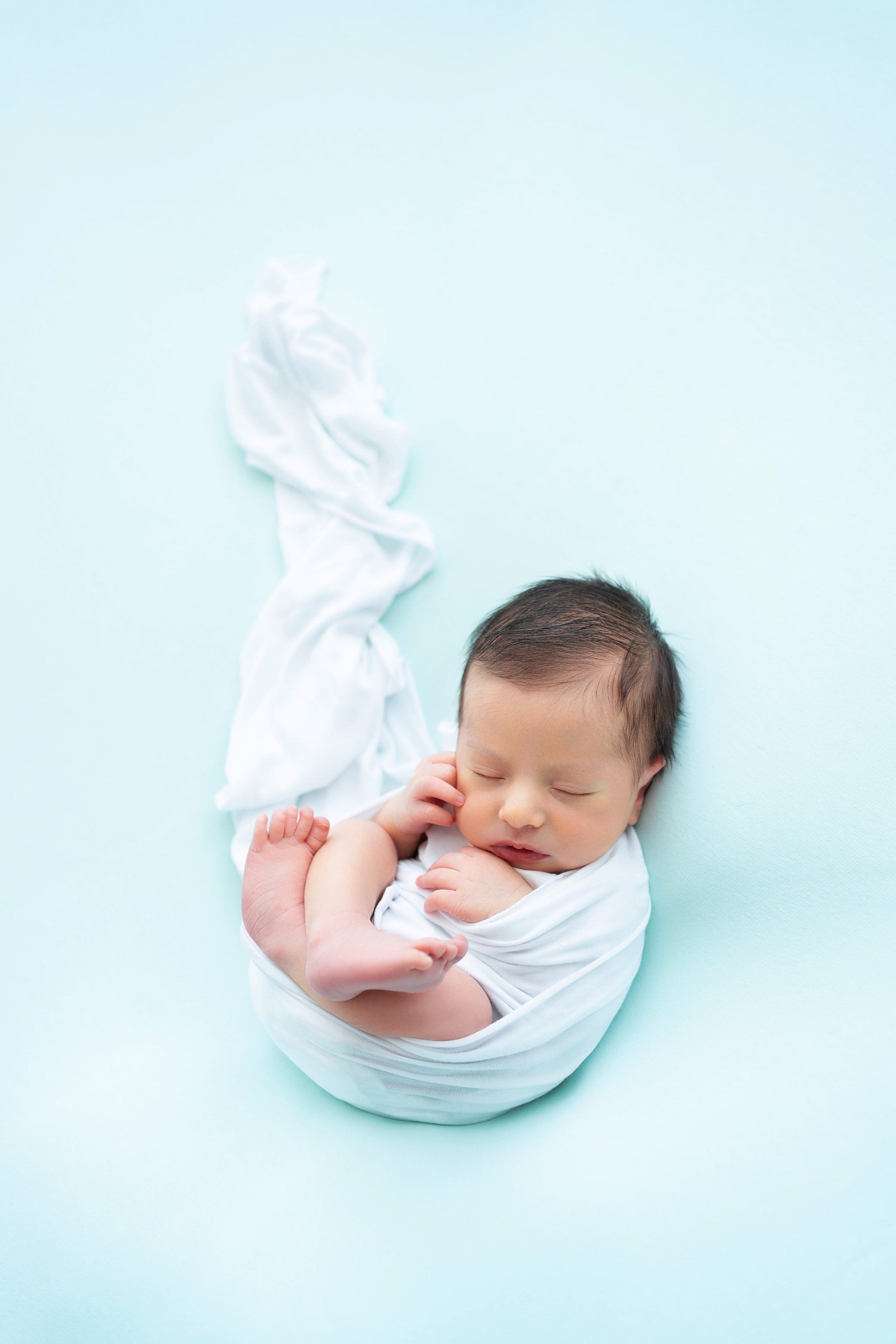 Salvatore. Neugeborenenfotografin und Retoucher in Augsburg Nastassia Schneider