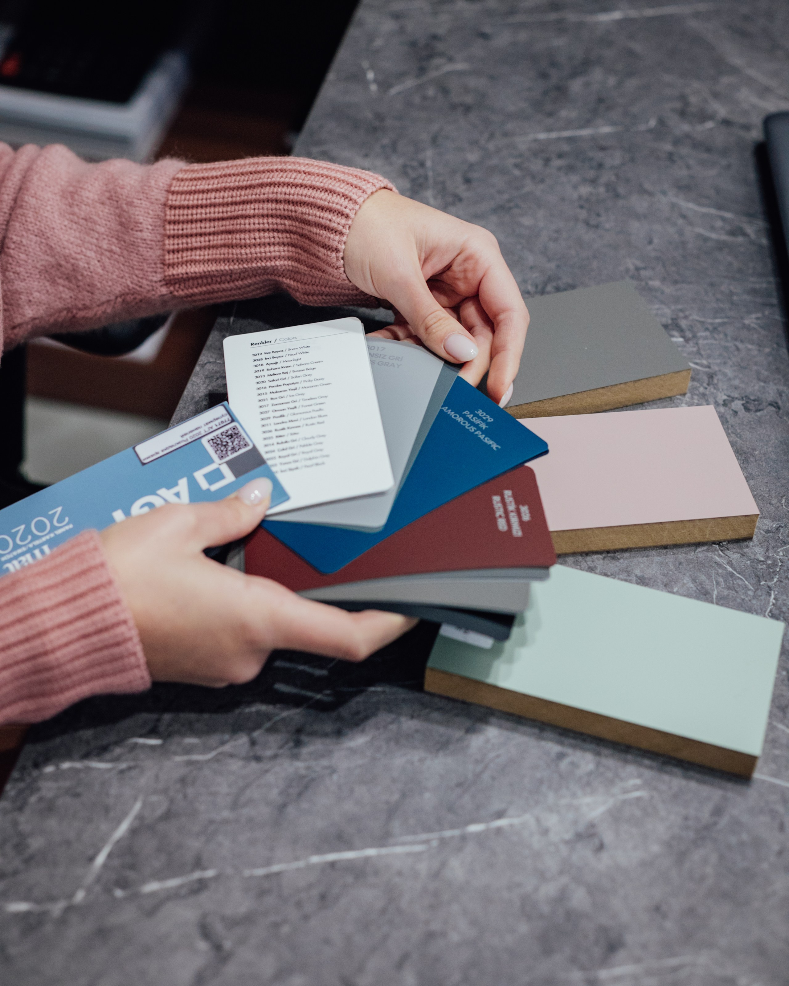 Interior designer Anna. Amazing photo session at a time convenient for you. Y