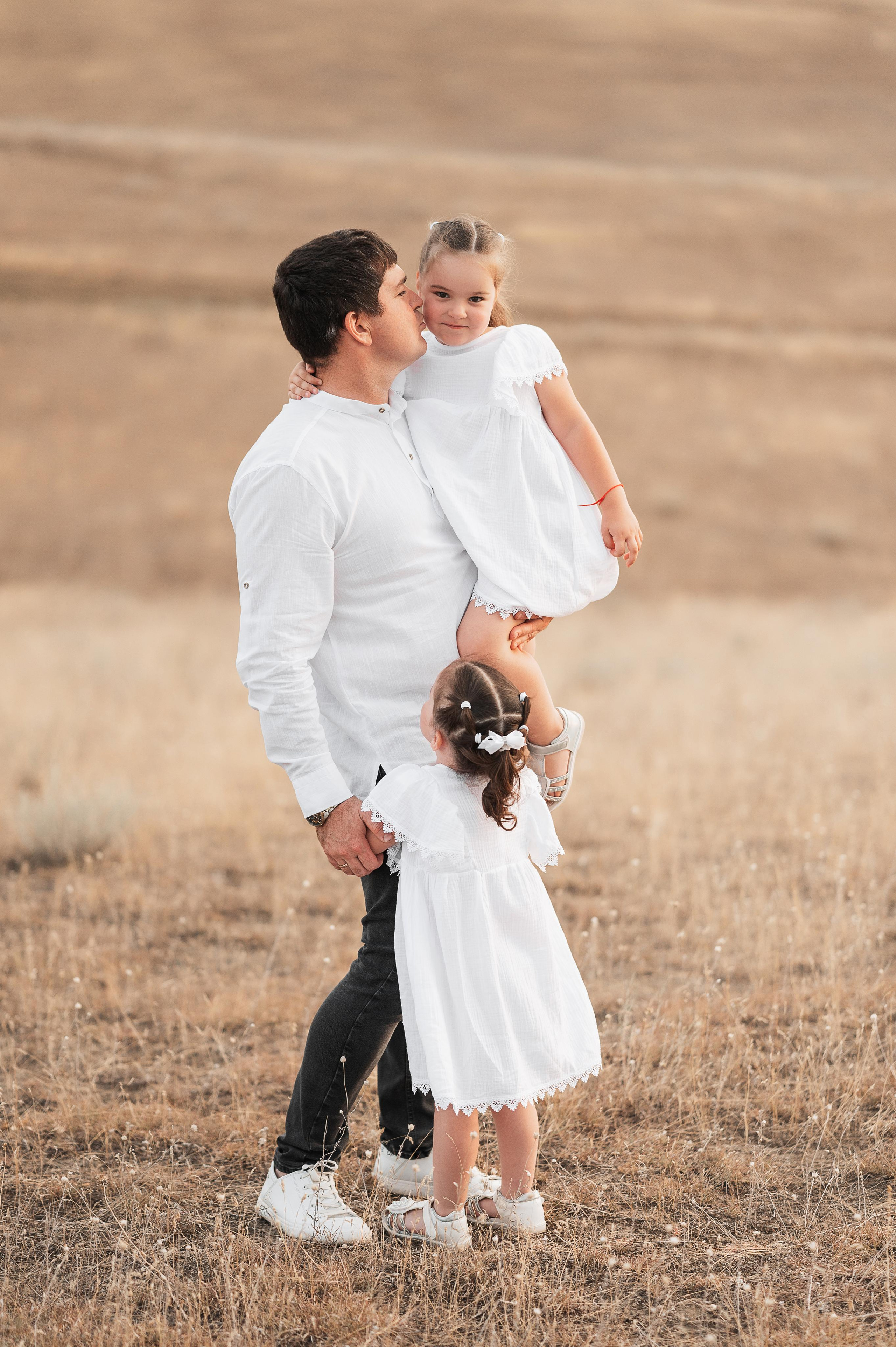 Юра Мария Ника и Кира. Свадебный фотограф Карасов Анатолий на КМВ и весь Ставропольский край