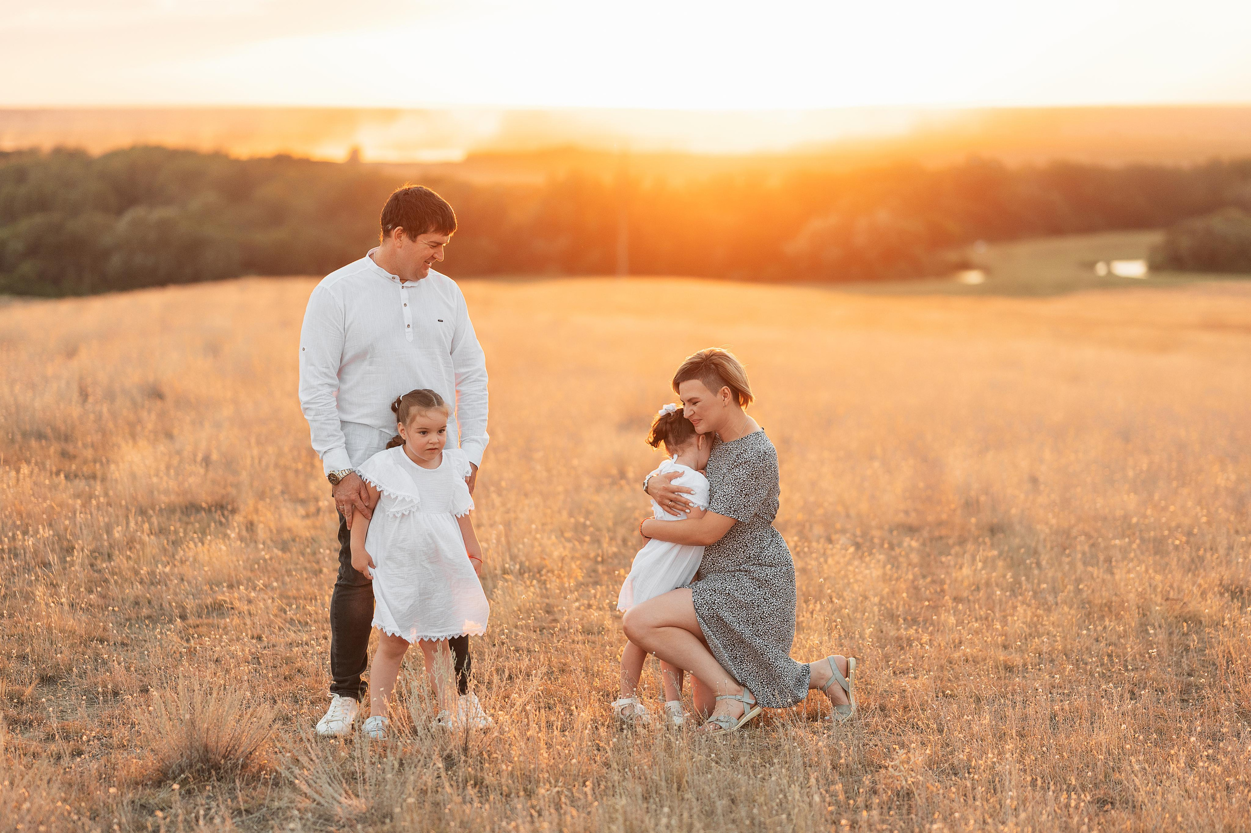 Юра Мария Ника и Кира. Свадебный фотограф Карасов Анатолий на КМВ и весь Ставропольский край