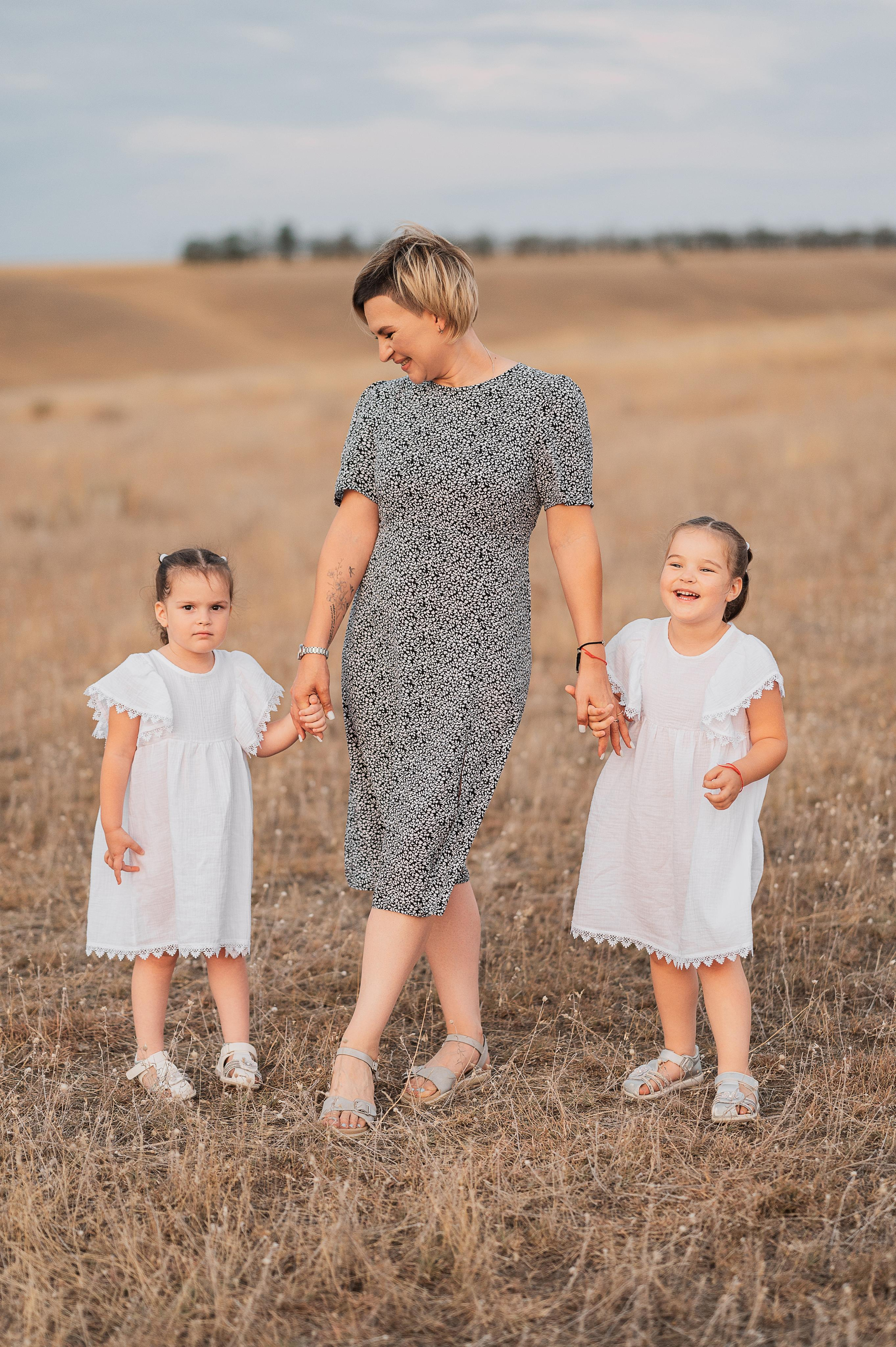 Юра Мария Ника и Кира. Свадебный фотограф Карасов Анатолий на КМВ и весь Ставропольский край