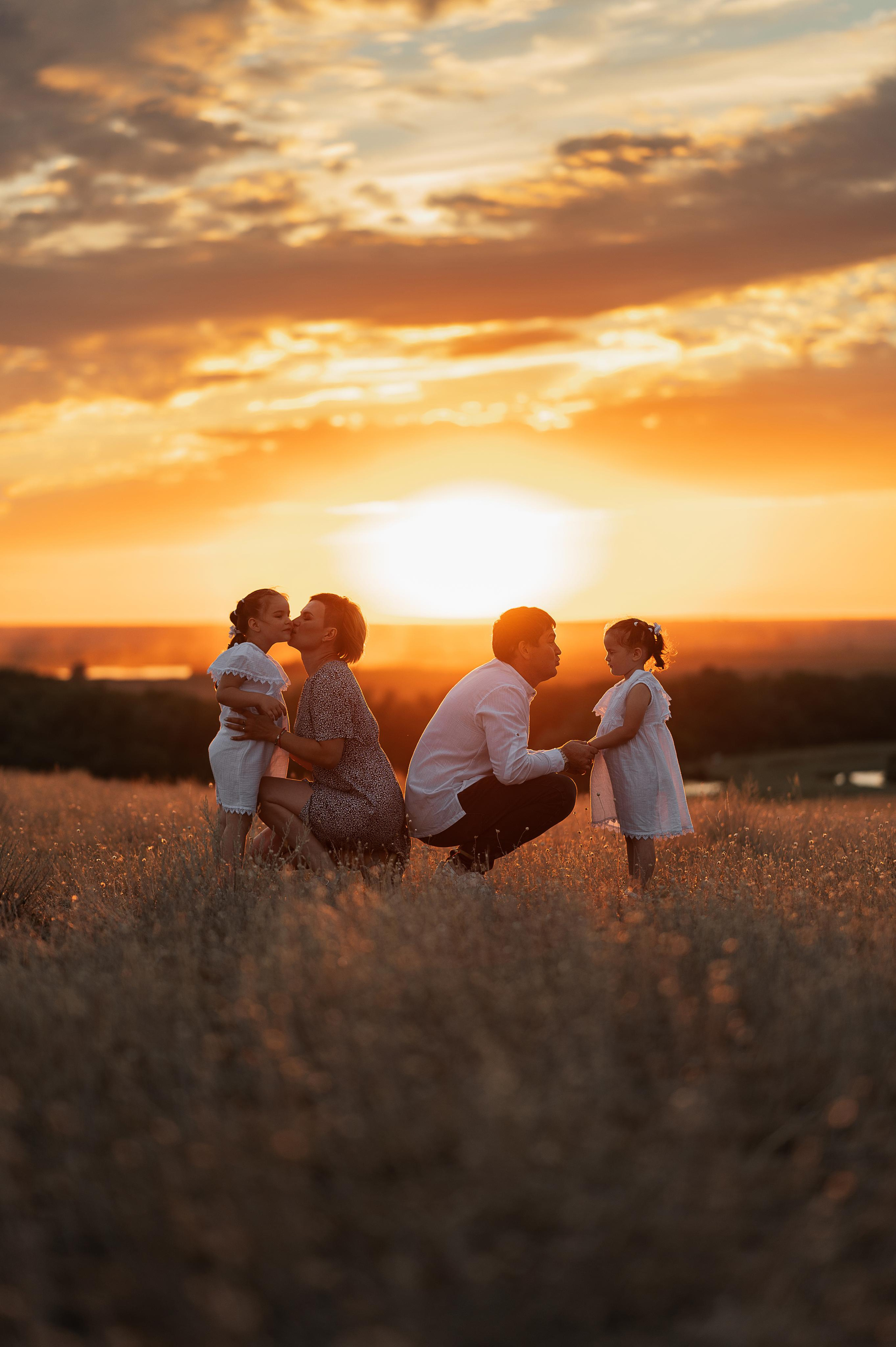Юра Мария Ника и Кира. Свадебный фотограф Карасов Анатолий на КМВ и весь Ставропольский край