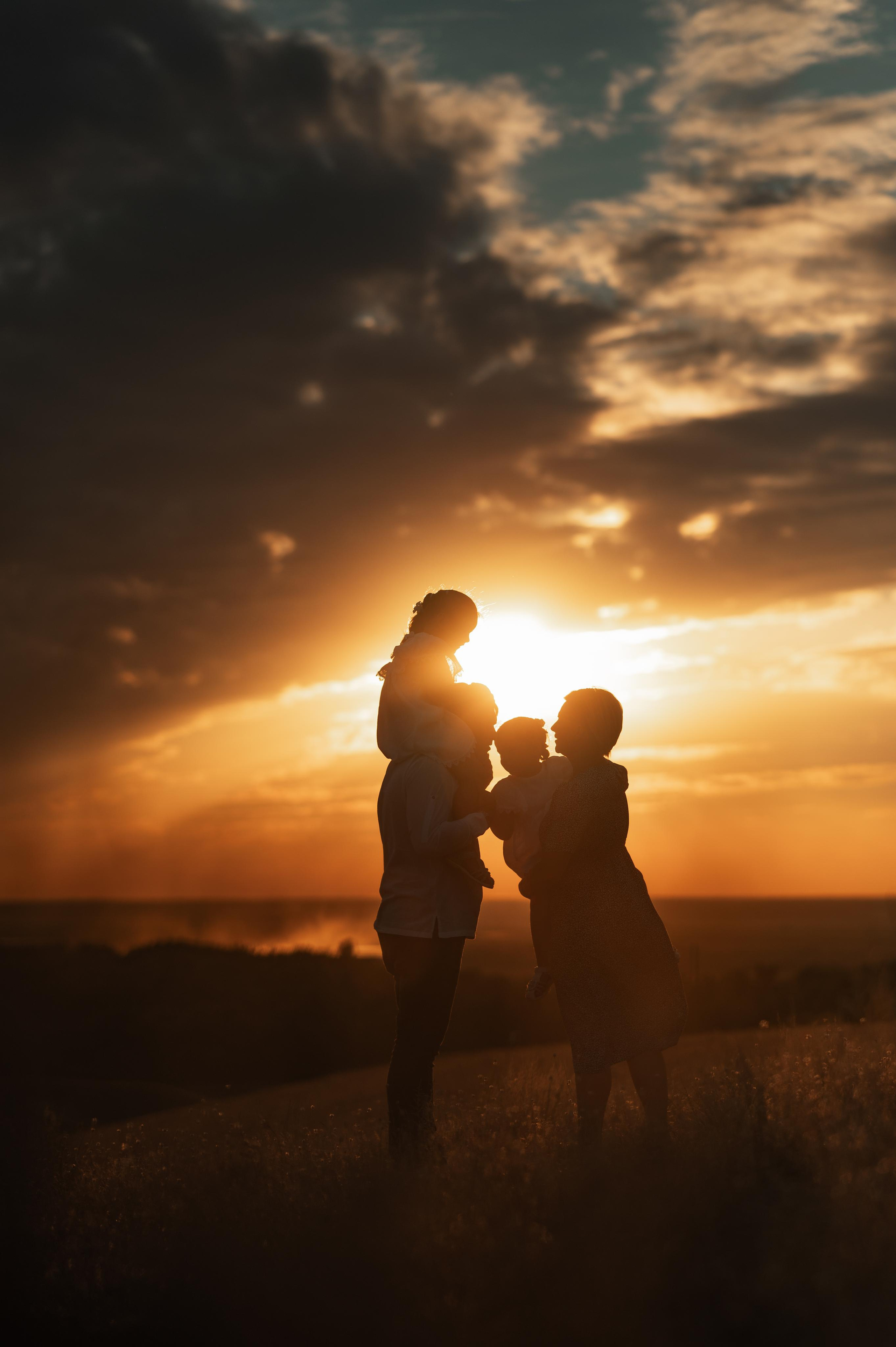 Юра Мария Ника и Кира. Свадебный фотограф Карасов Анатолий на КМВ и весь Ставропольский край