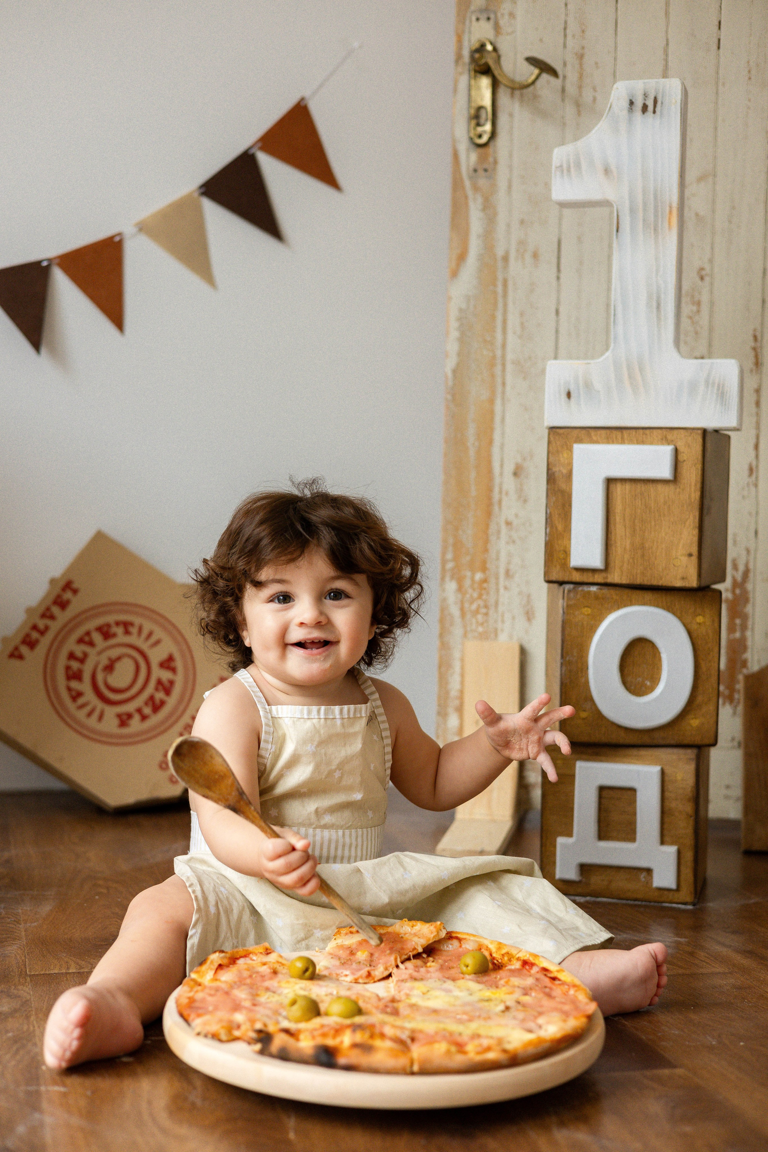 Smash Cake Photography. Family and Wedding Photographer