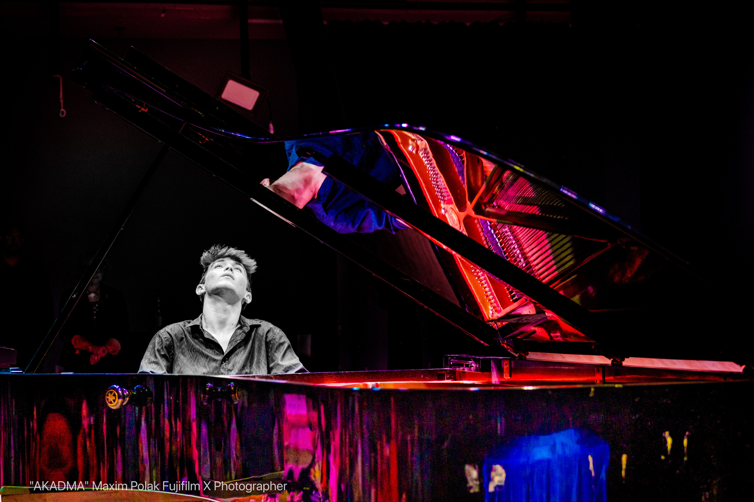 Concert Photographer. Middle East Photo Agency — Photography & Event Magnets — סוכנות צילום והדפסת מגנטים לאירועים