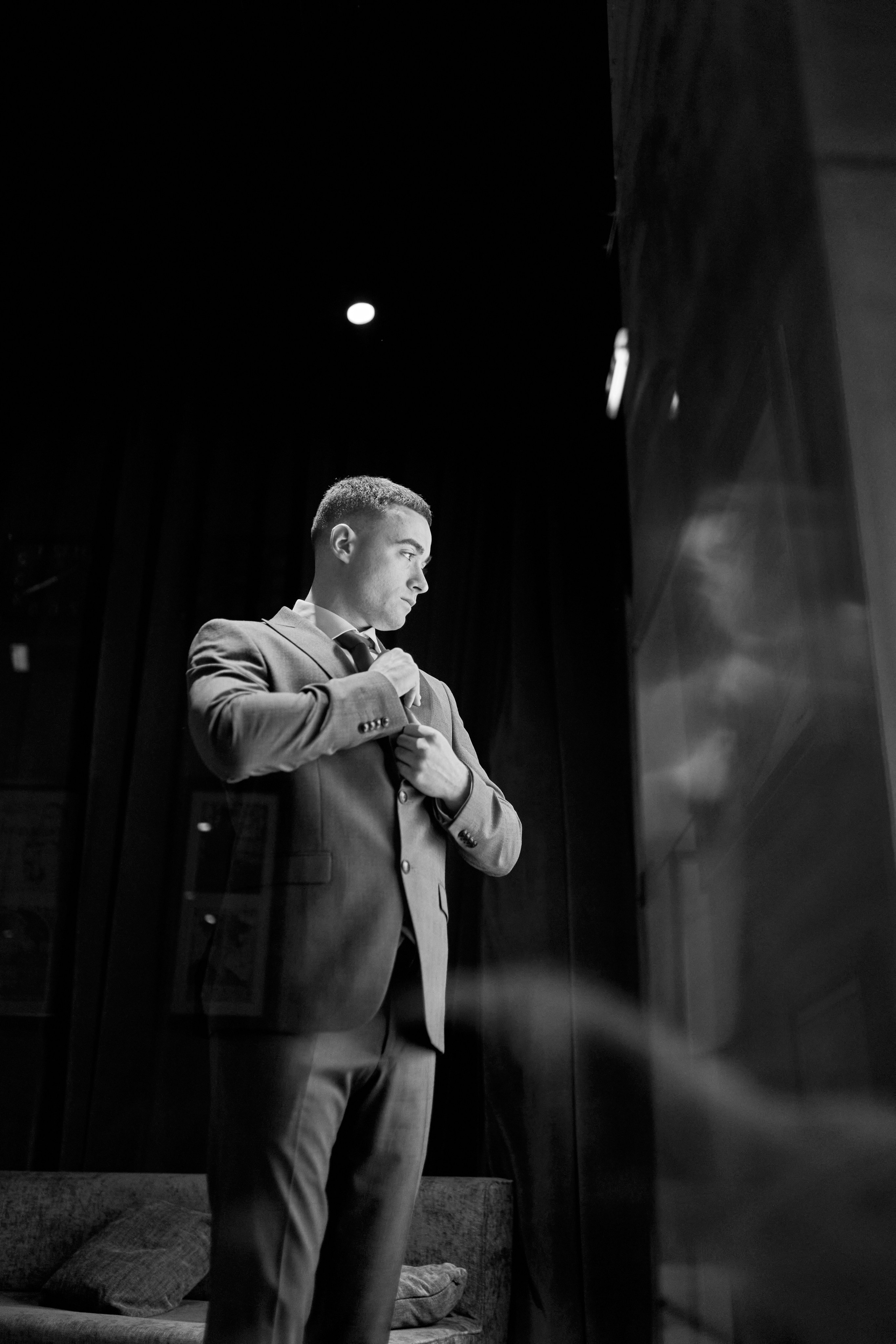 Der Bräutigam. Hochzeits- und Reportagefotograf für München, Regensburg, Deutschland RED LINE Media