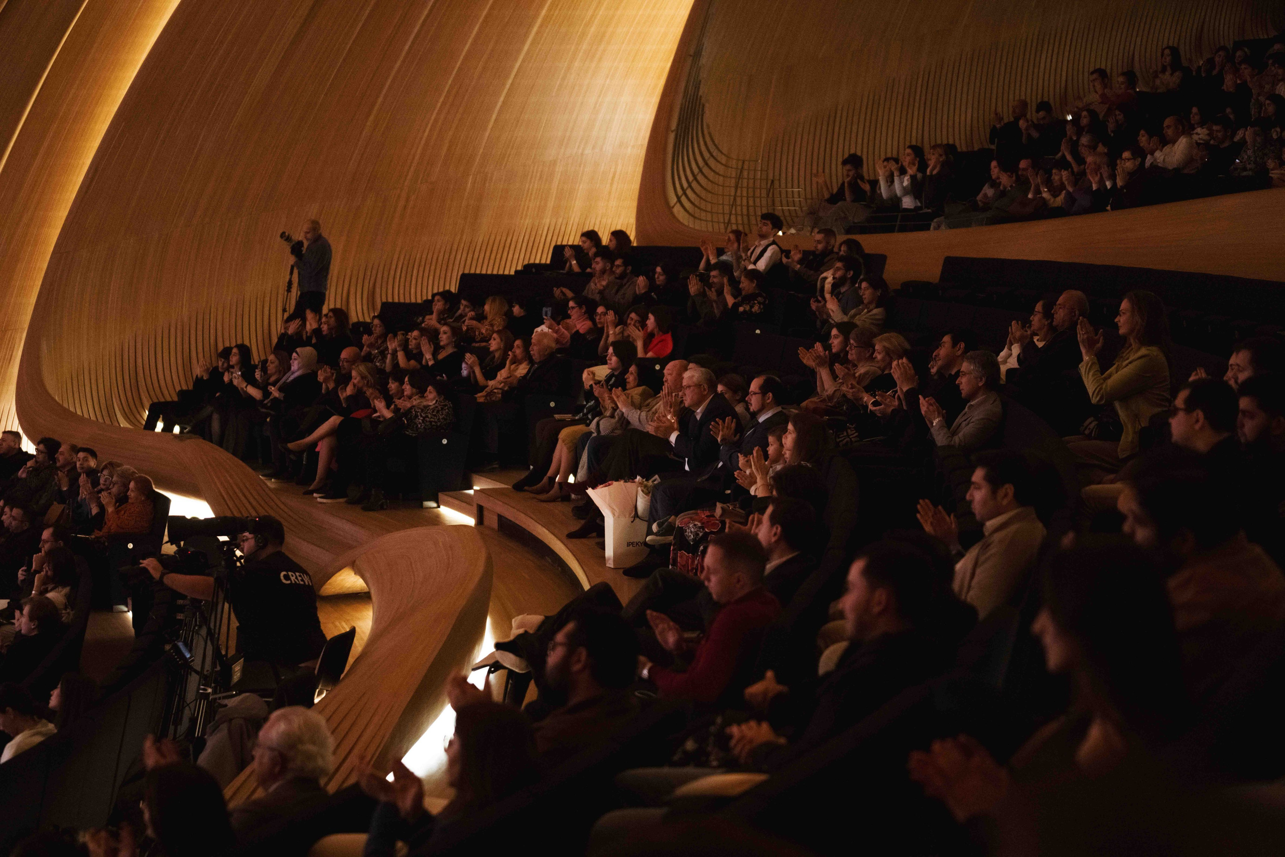 The Tchaikovsky Academic Grand Symphony Orchestra in Baku. Wedding&Event photographer Ismail Rzayev in Baku