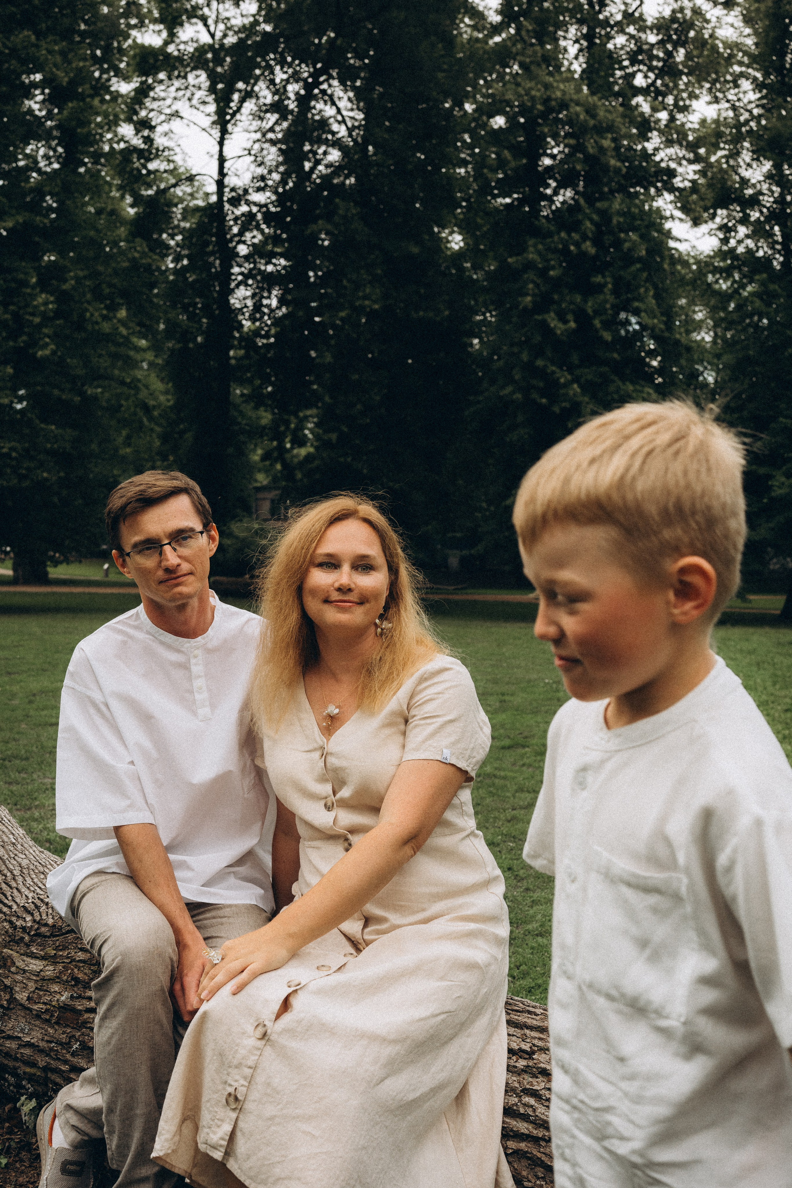 Kaivopuisto. Wedding and potrait photographer in Helsinki Vickan O