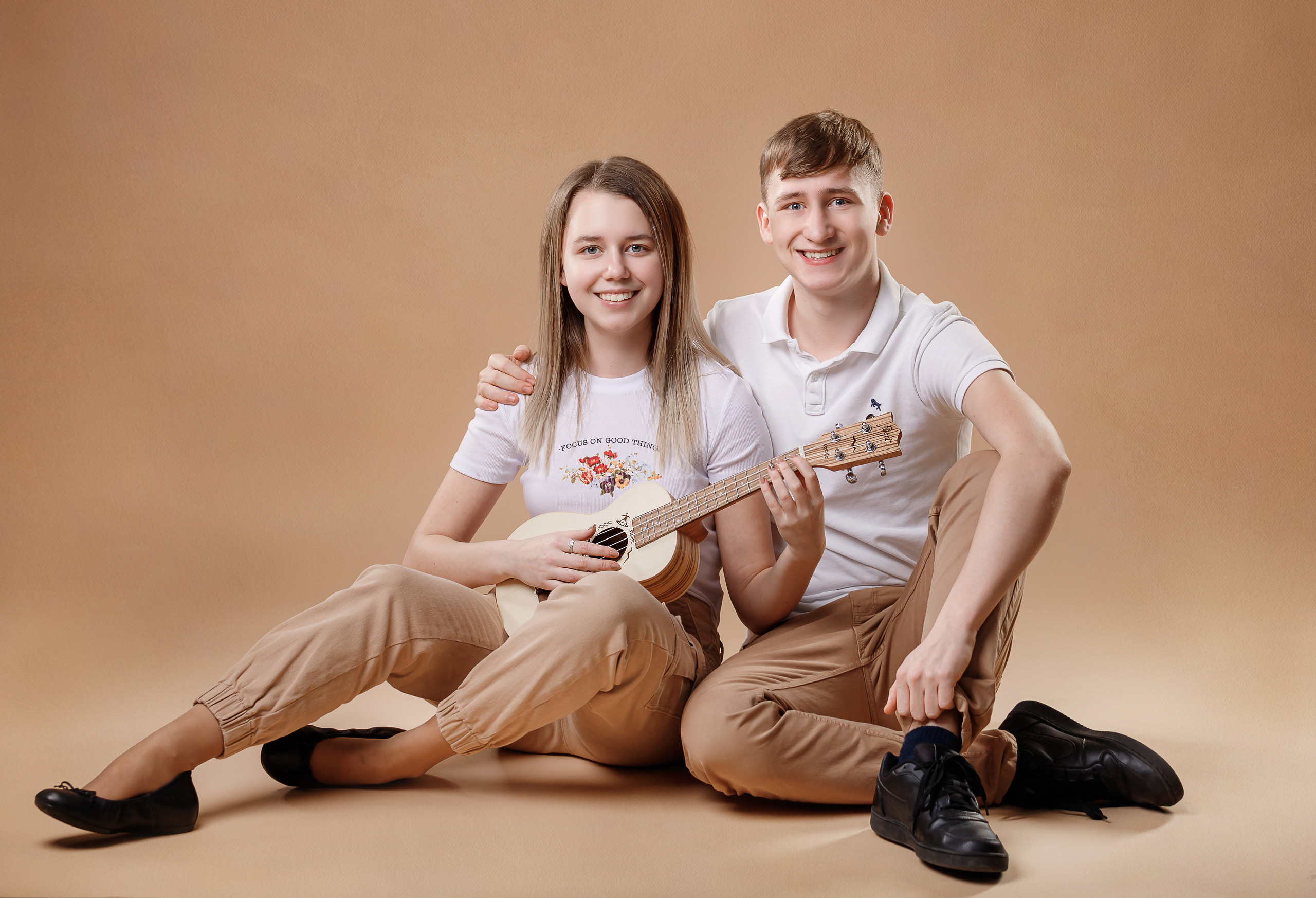 Подростки, девушки и юноши. Семейный, детский, школьный фотограф в Нарве, Эстония, Зоя Хусаинова