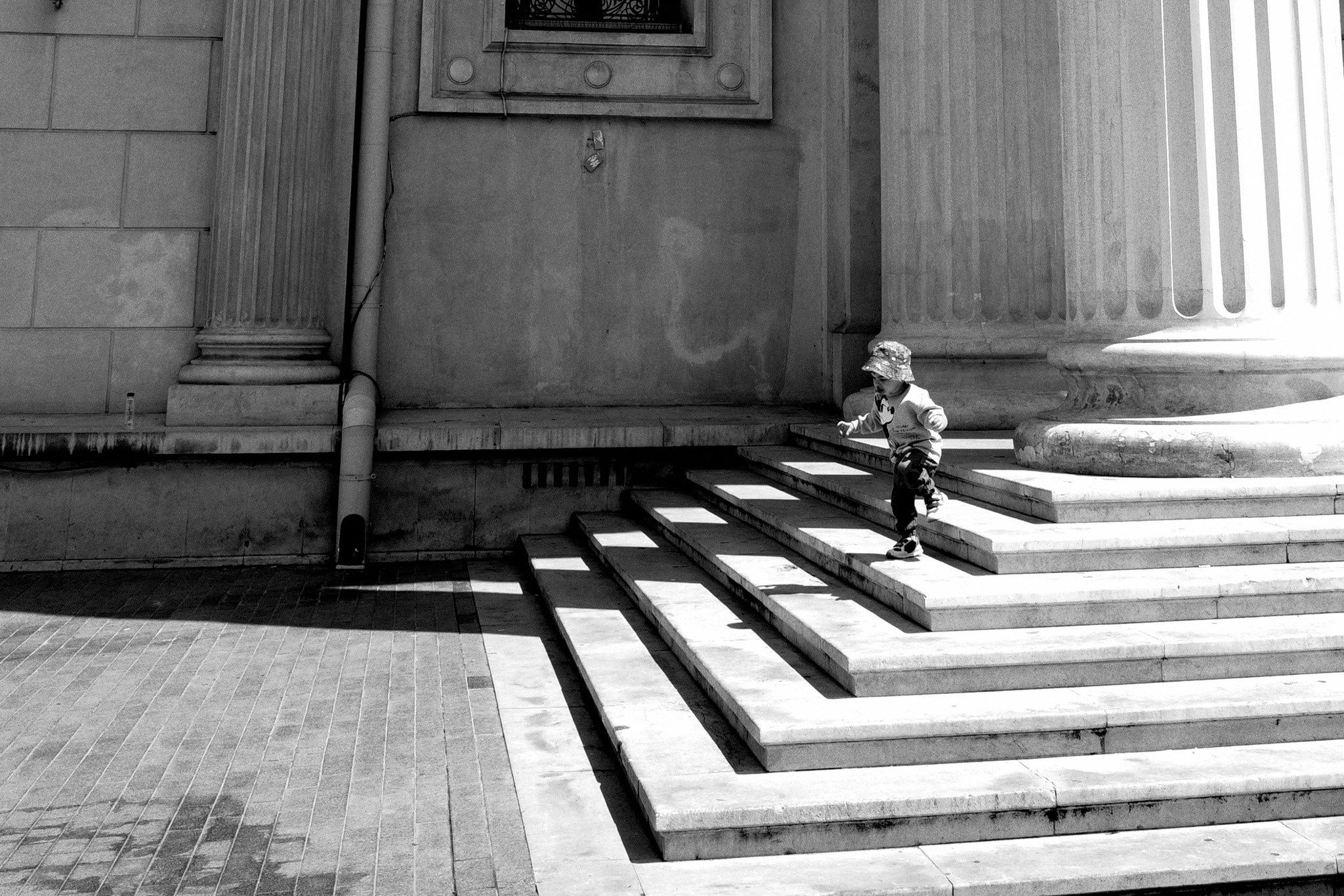 B&W Street. Humanistic street photographer in Bucharest