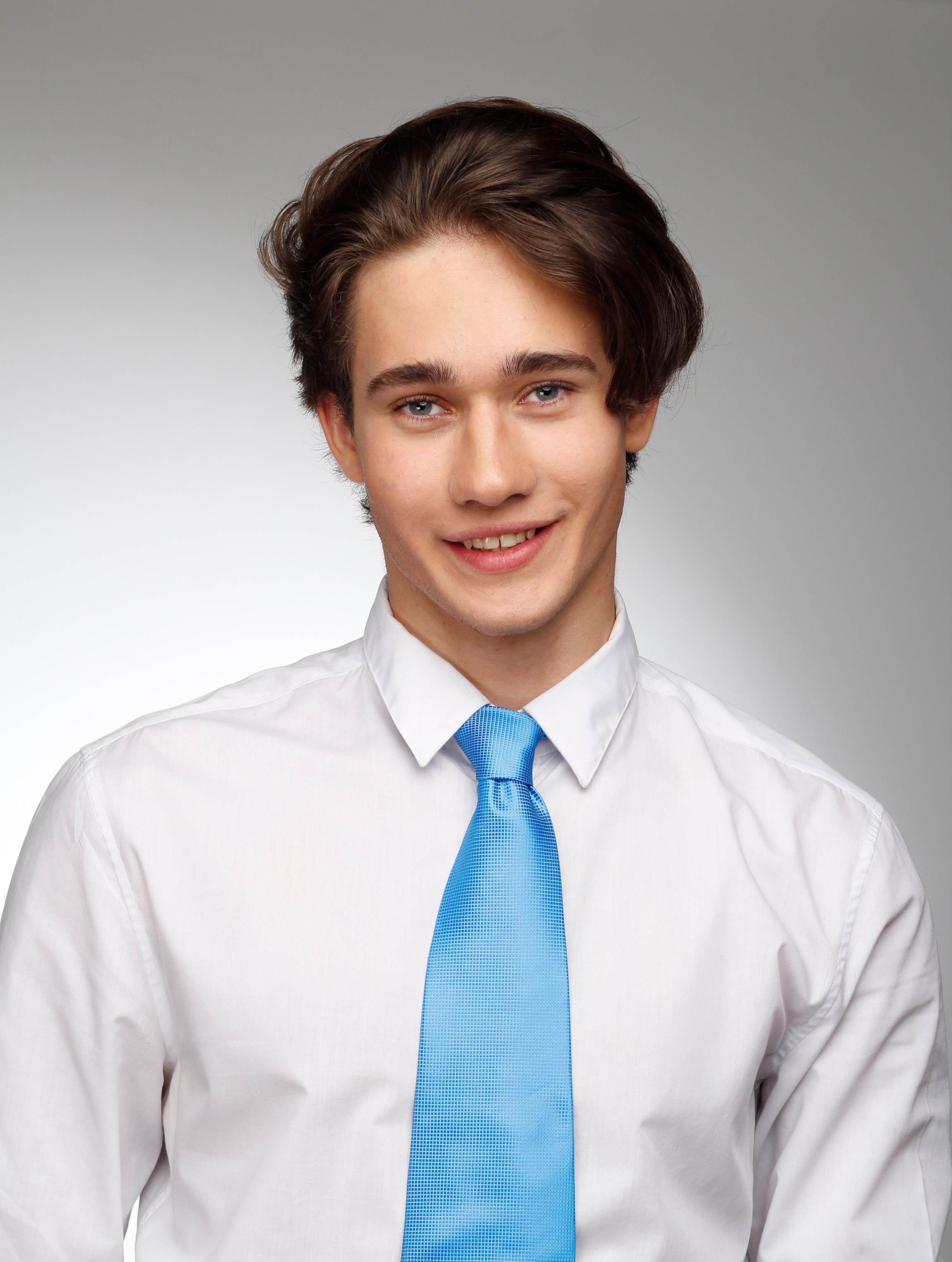 LinkedIn Photoshoot. YuAnna studio. Family & Kids Photographer in Seattle area, located in