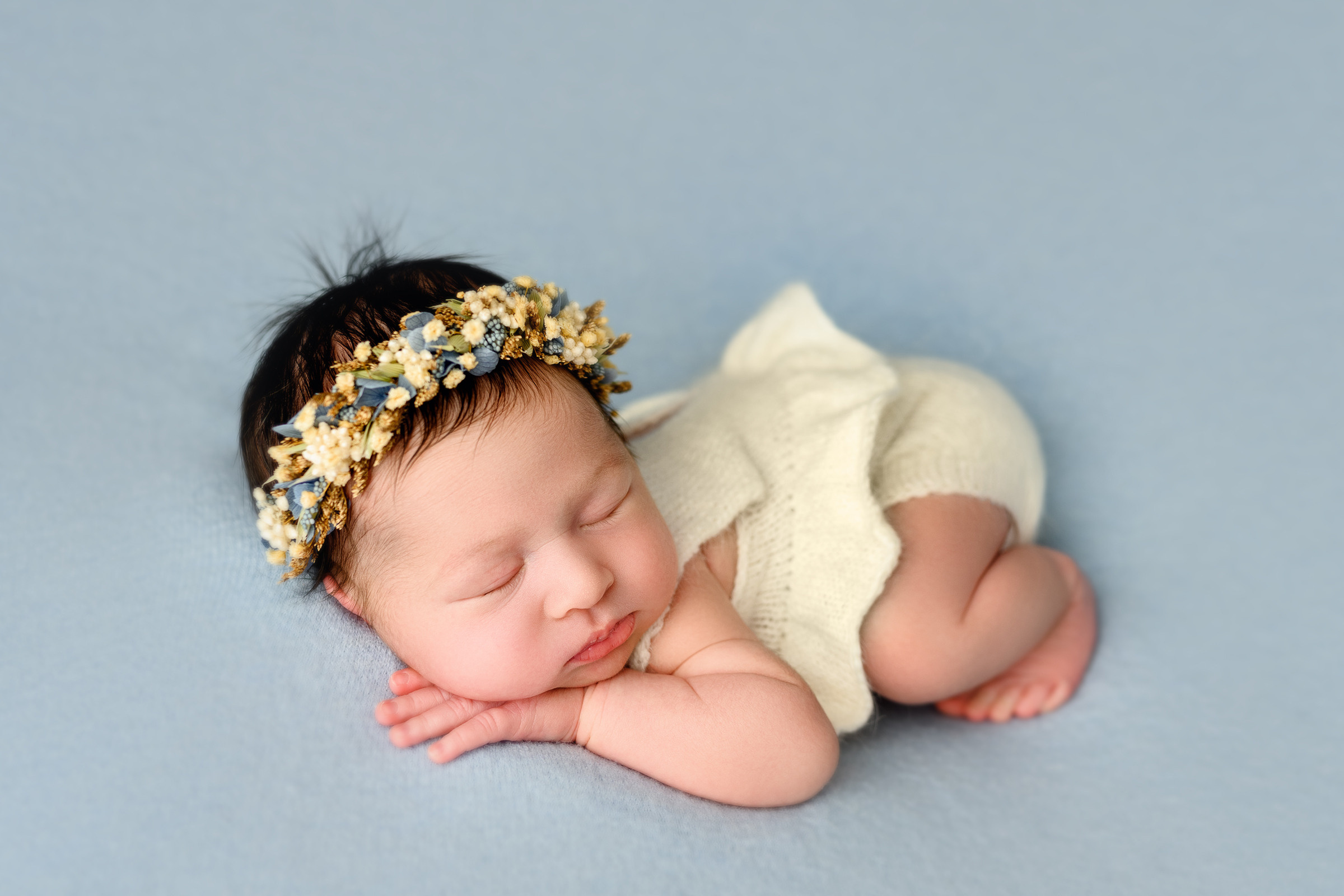 Babyfotografie Berlin, liebevolle moderne Fotos von Neugeborenen