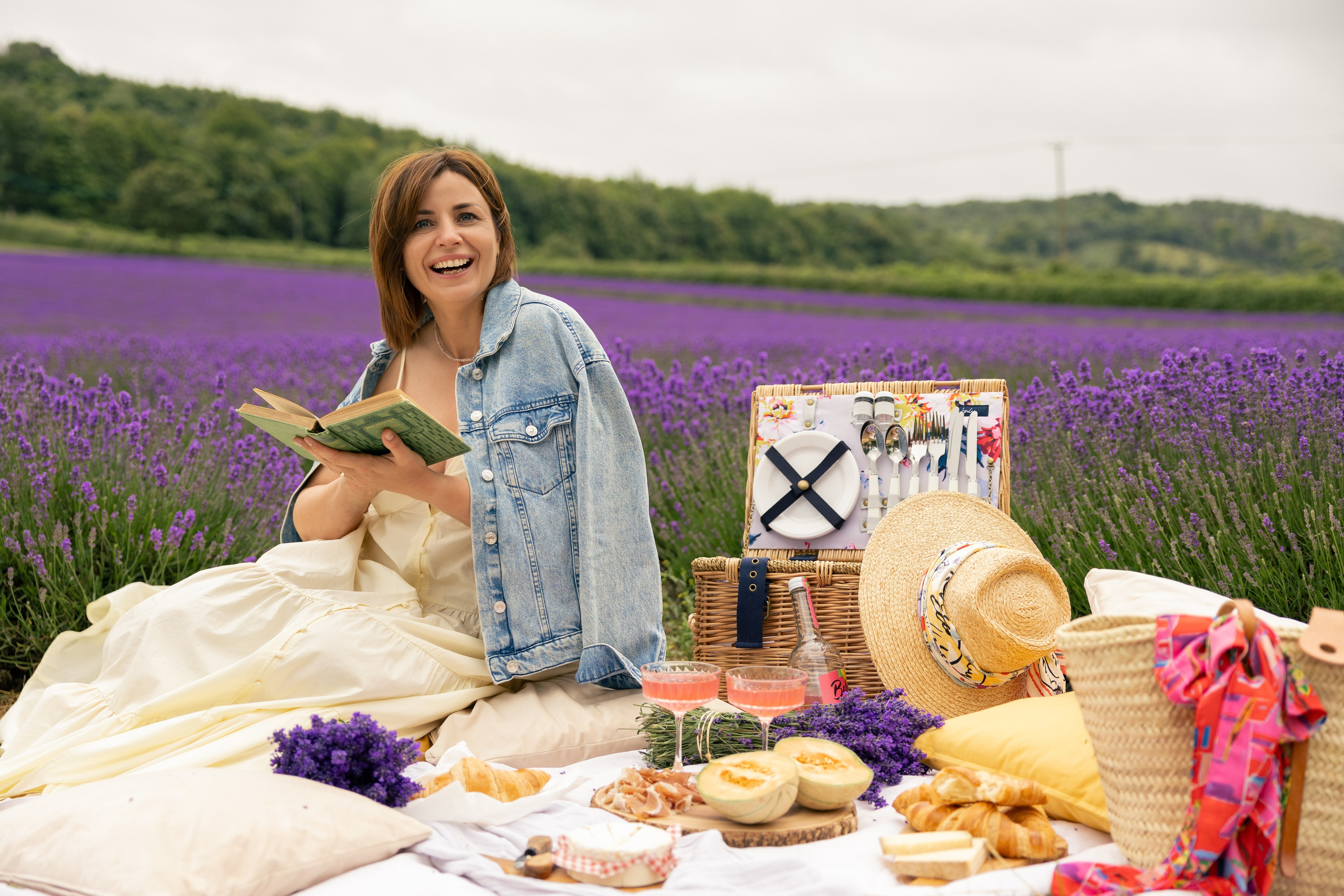 Lavender Picnics. PHOTOGRAPHER IN LONDON
