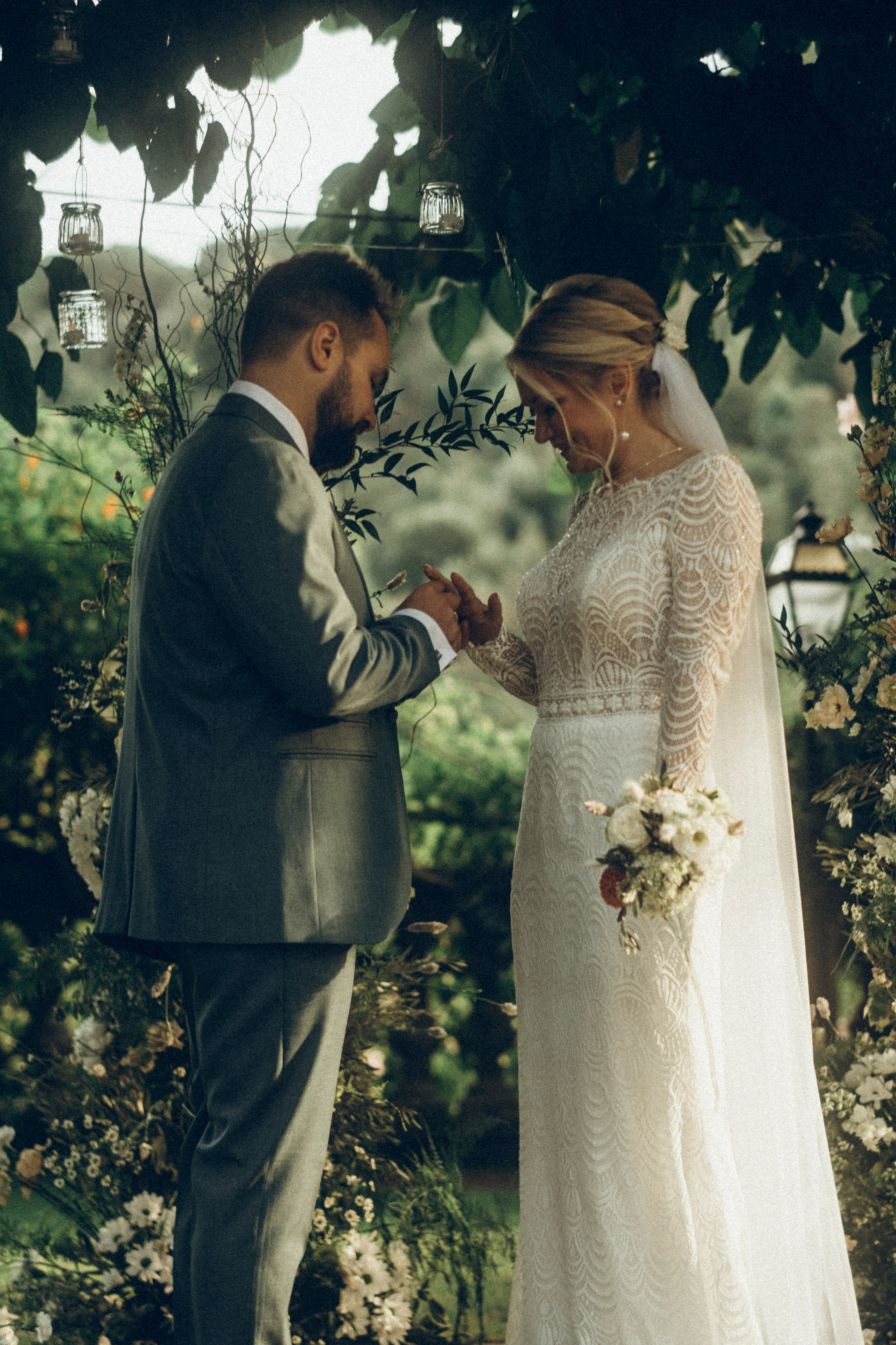 Nadezhda & Dmitry. Masia Mas Coll. Paola wedding photographer / videographer in Barcelona
