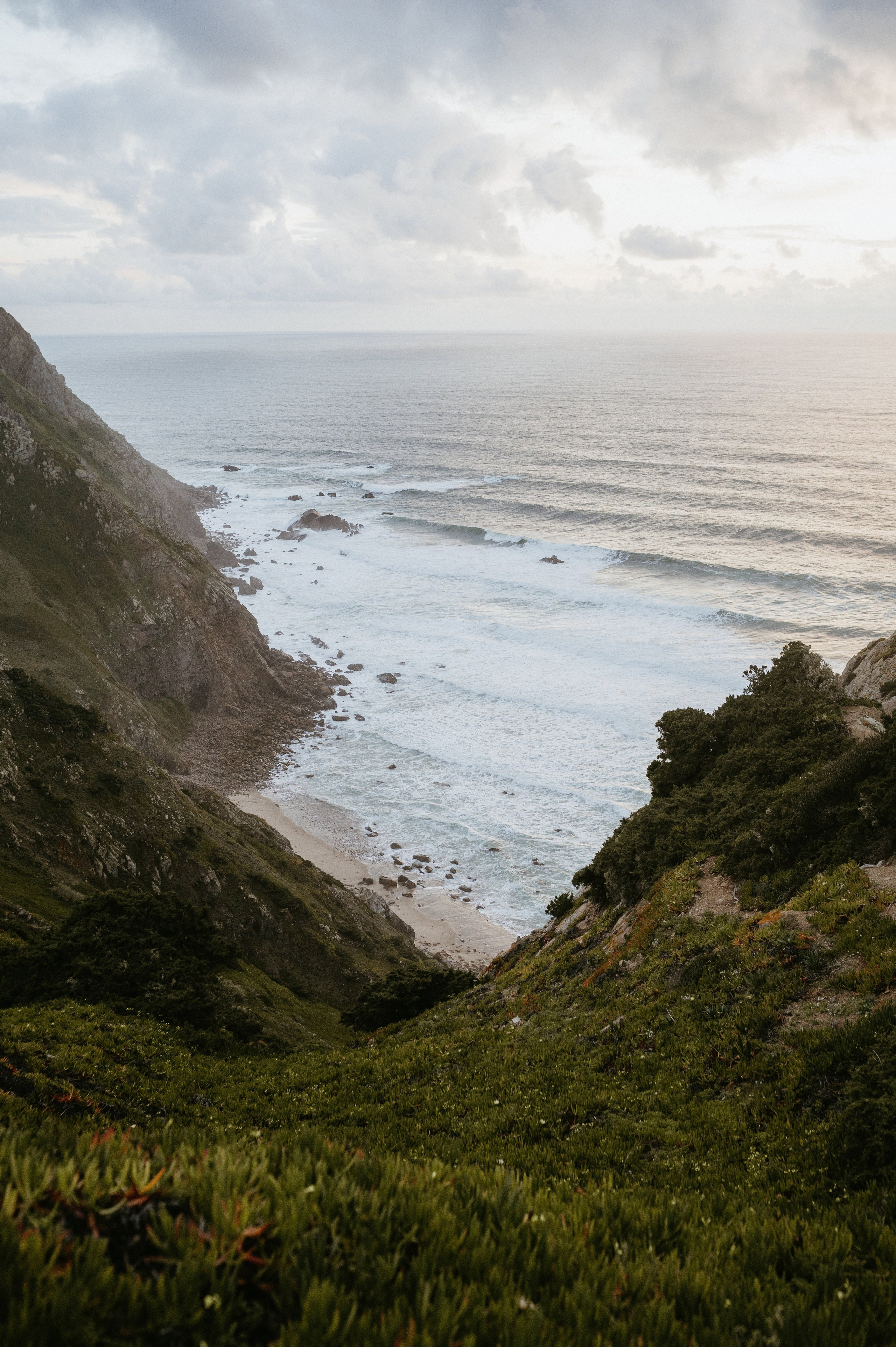 Praia da Ursa – ședință foto de cuplu într-un loc magic din Portugalia. Valentin Melen — wedding photographer