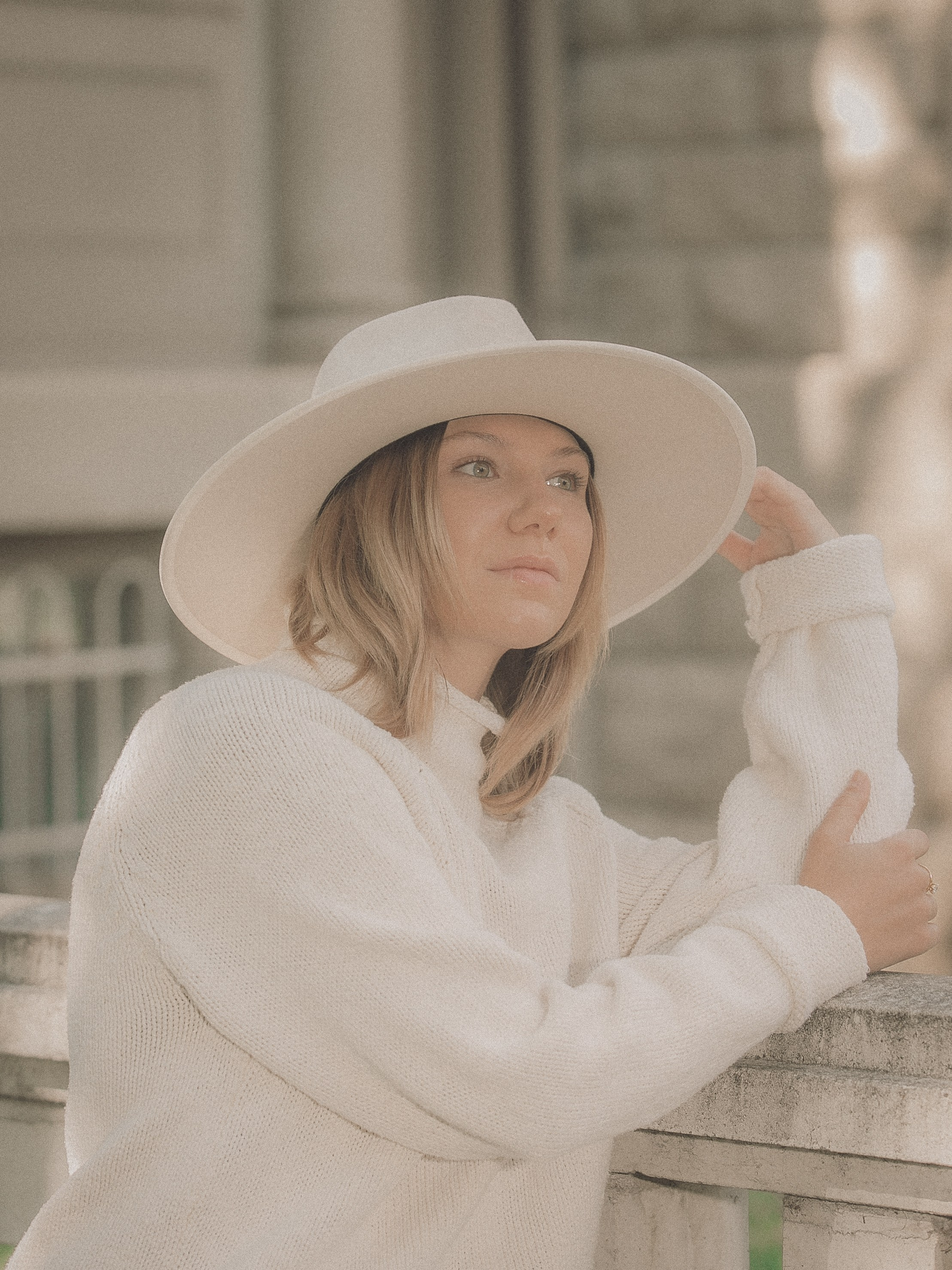 AVA. PORTRAIT AND LIFESTYLE PHOTOGRAPHER