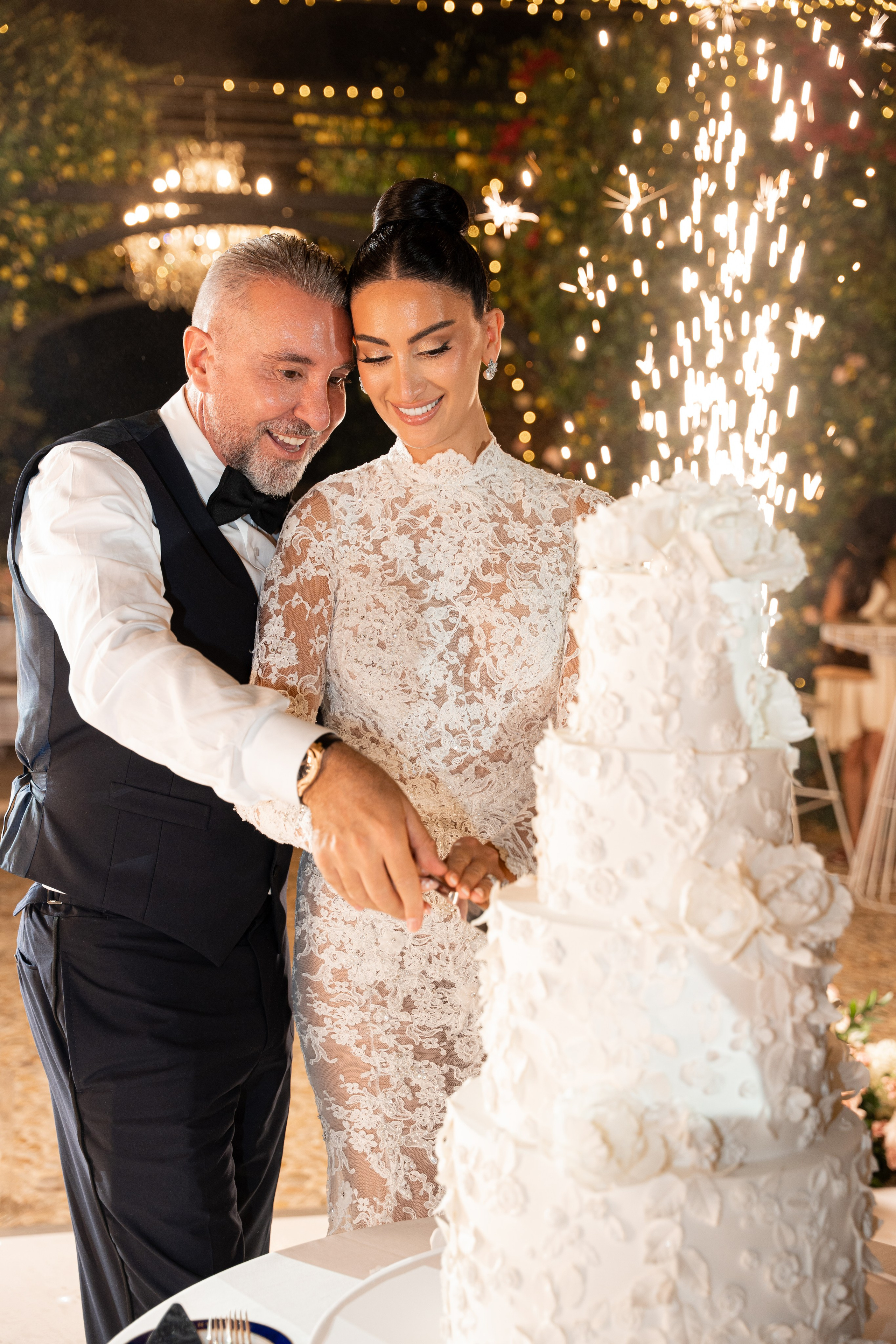 WEDDING. Photo and video production. Editing & retouching services. Training