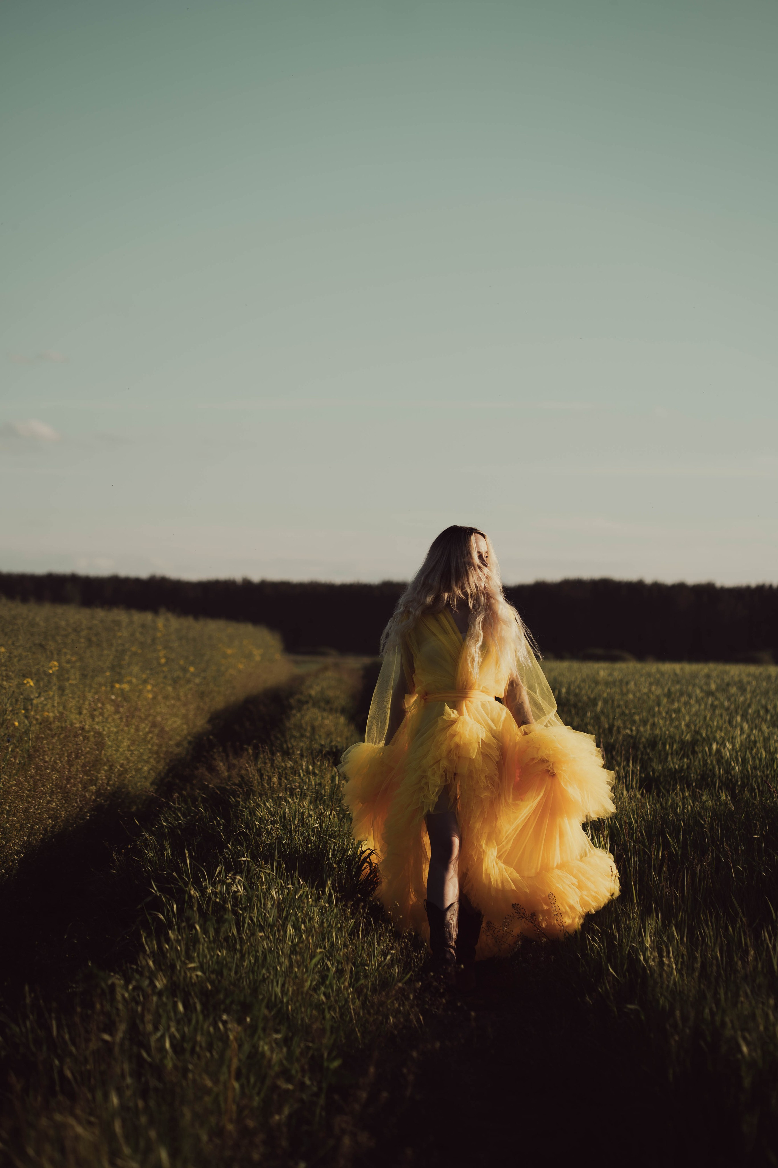 Egle rapsuose. Fotografija — Olga Bojarin