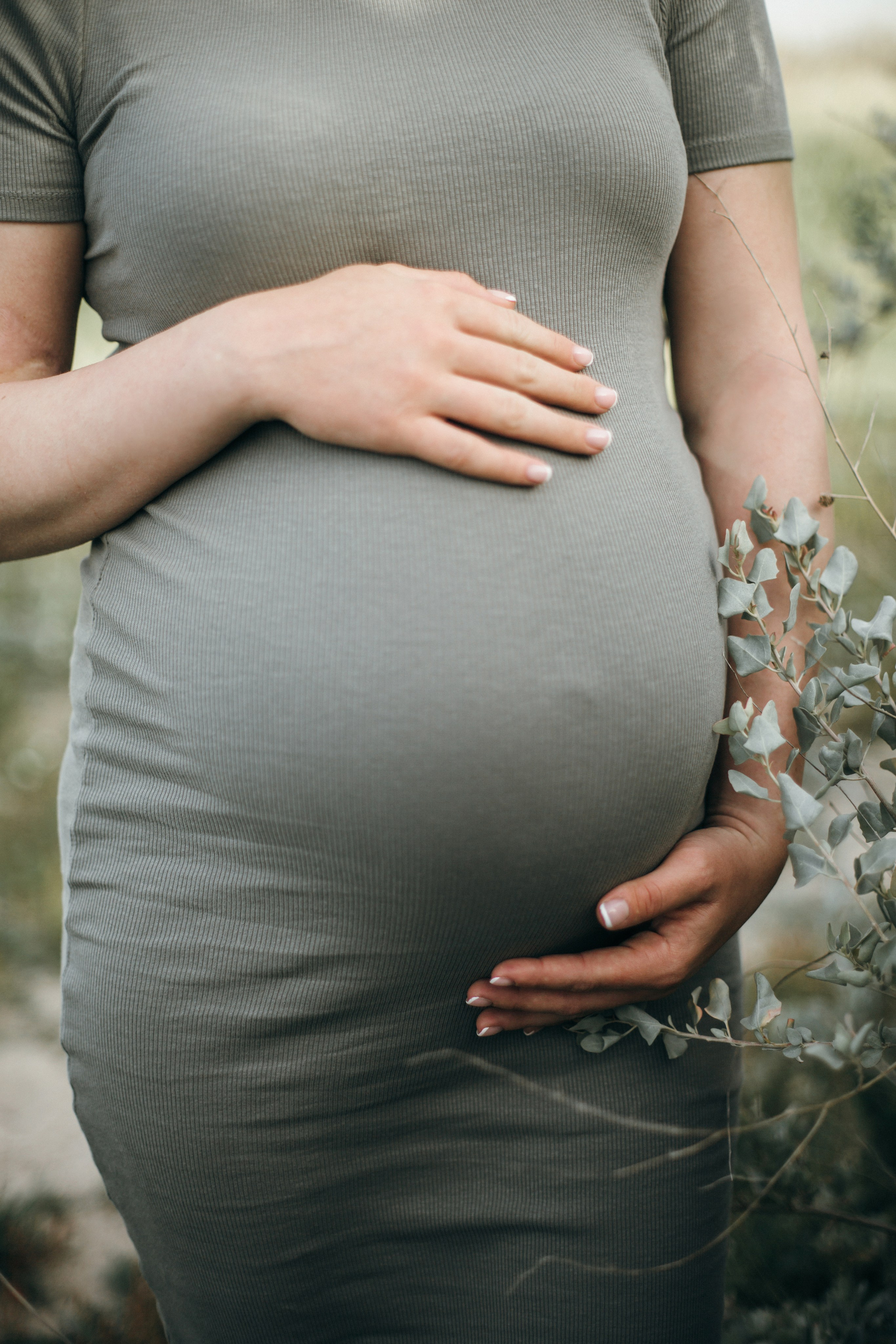 Sasha & Inna at HaBonim beach. Family photographer in Israel
