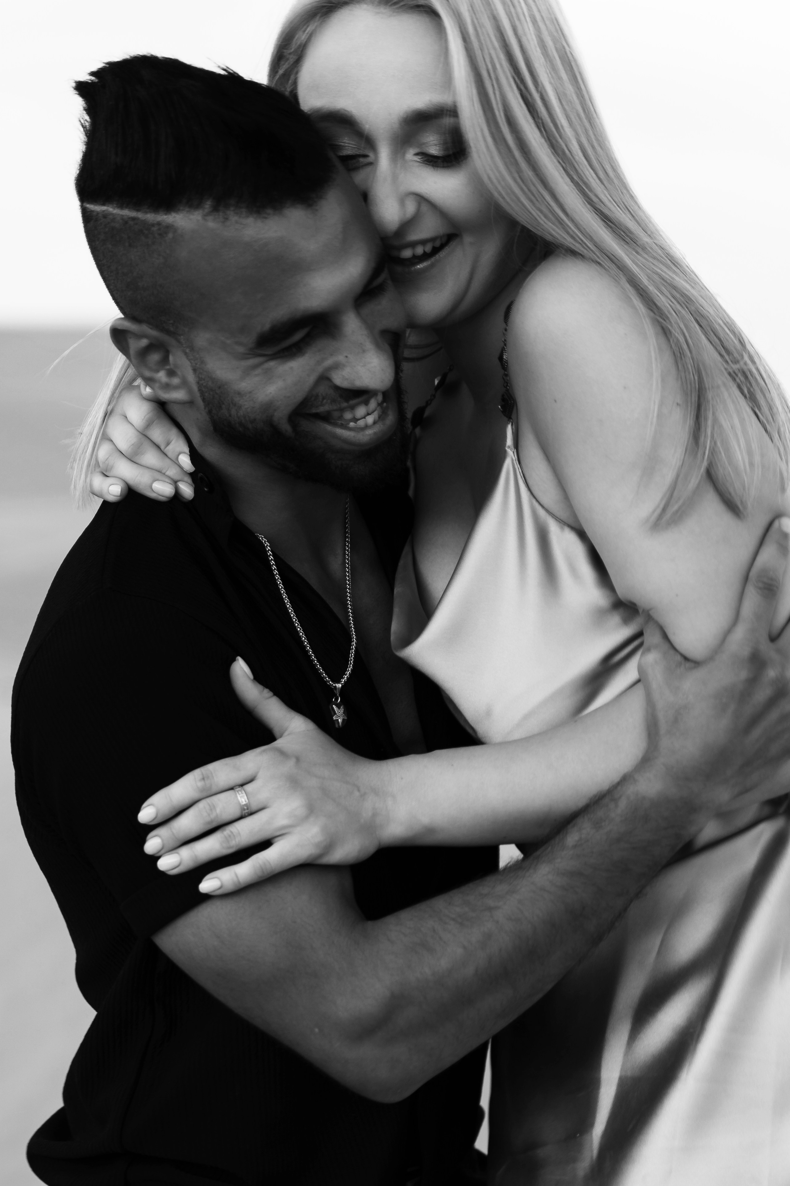 Couple. Professional Photographer in Abu Dhabi & Dubai — Marina Aubakirova | Family, Couple, Wedding & Individual Photoshoots