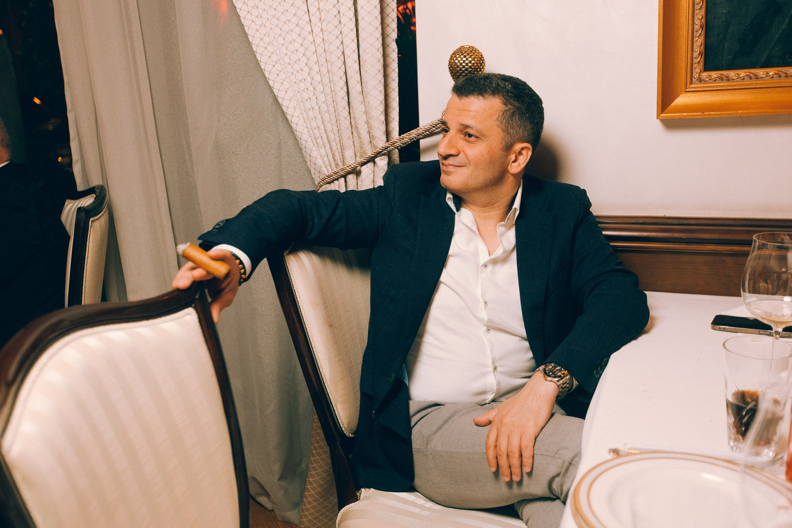 CIGAR CLUB. Wedding&Event photographer Ismail Rzayev in Baku