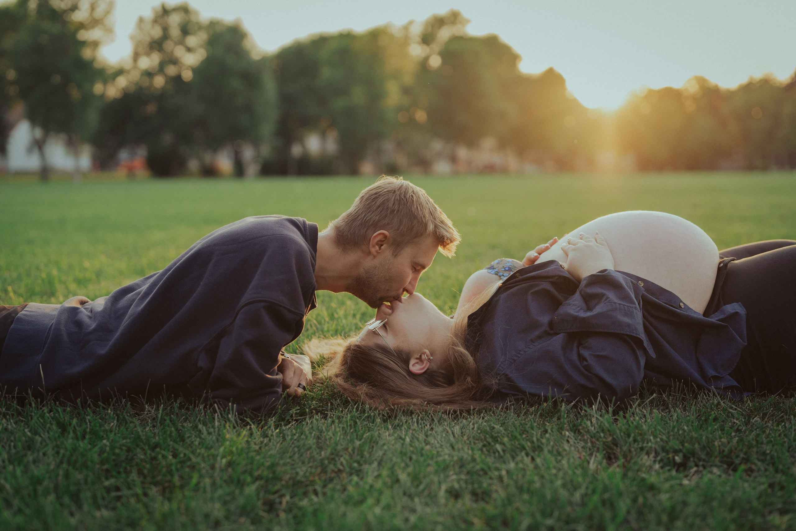 Maya and Arthur. Pragnancy & Love. Photographer Viktoriia Skavronskaya