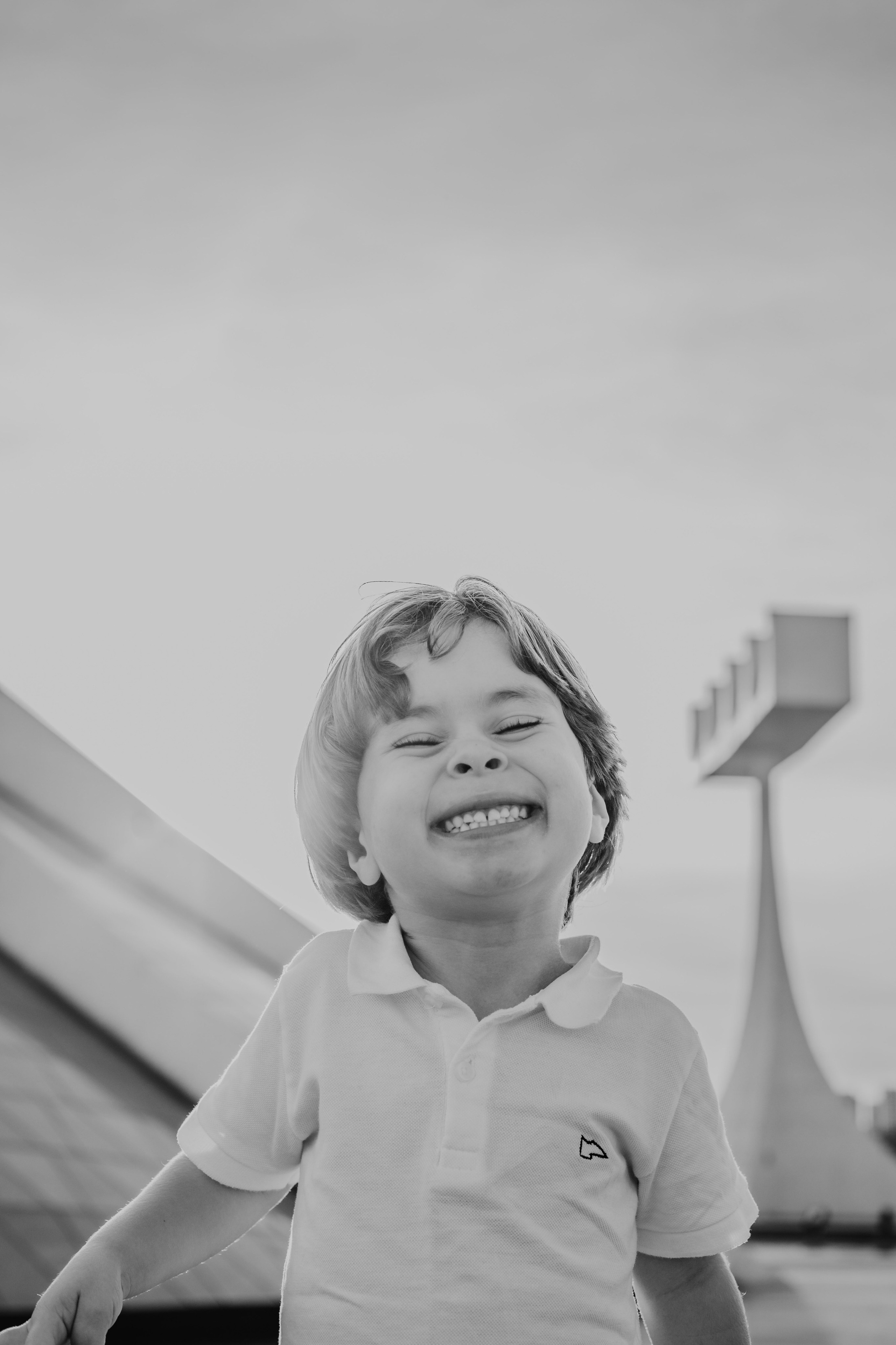 Ensaio Família na Catedral de Brasília | Fotografia Afetiva em Brasília. Ize Fotografia — Ensaios e Festas de Família em Recife e Brasília