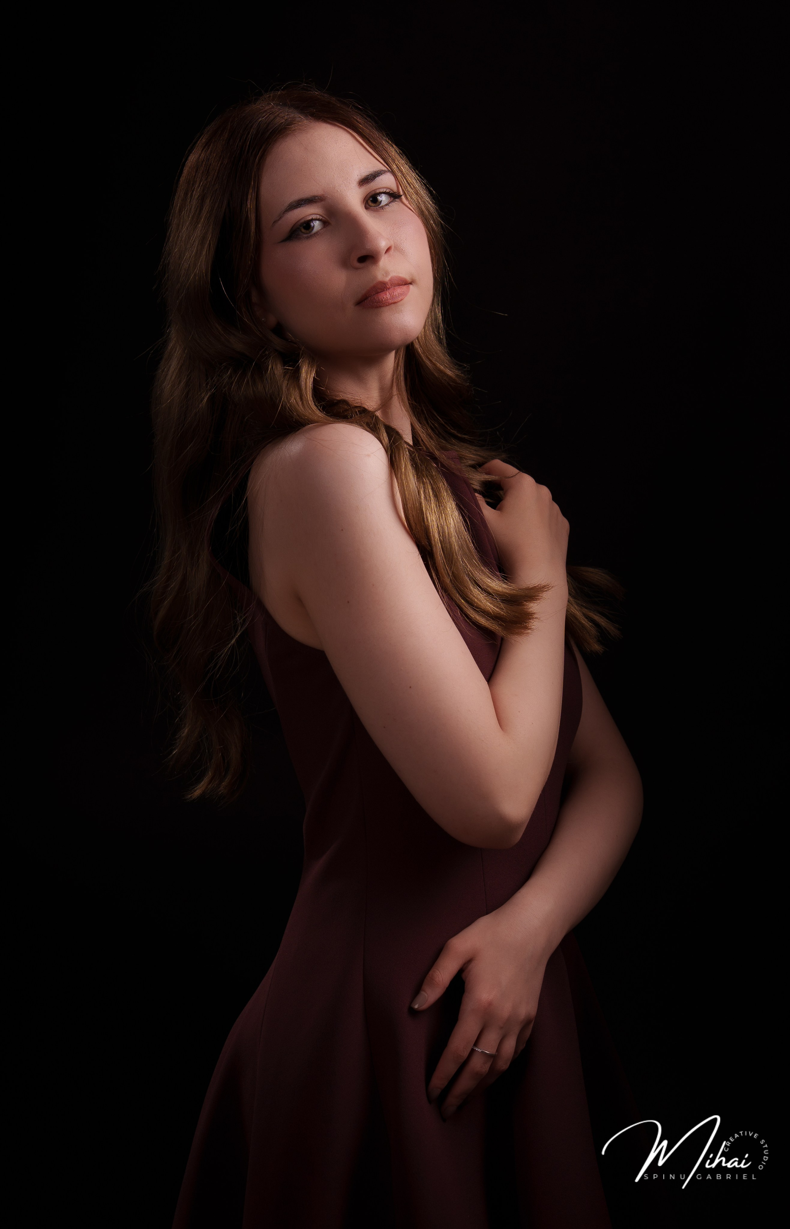 Cristiana. Foto Studio — Fotograf de evenimente, nunti, botezuri, portrete