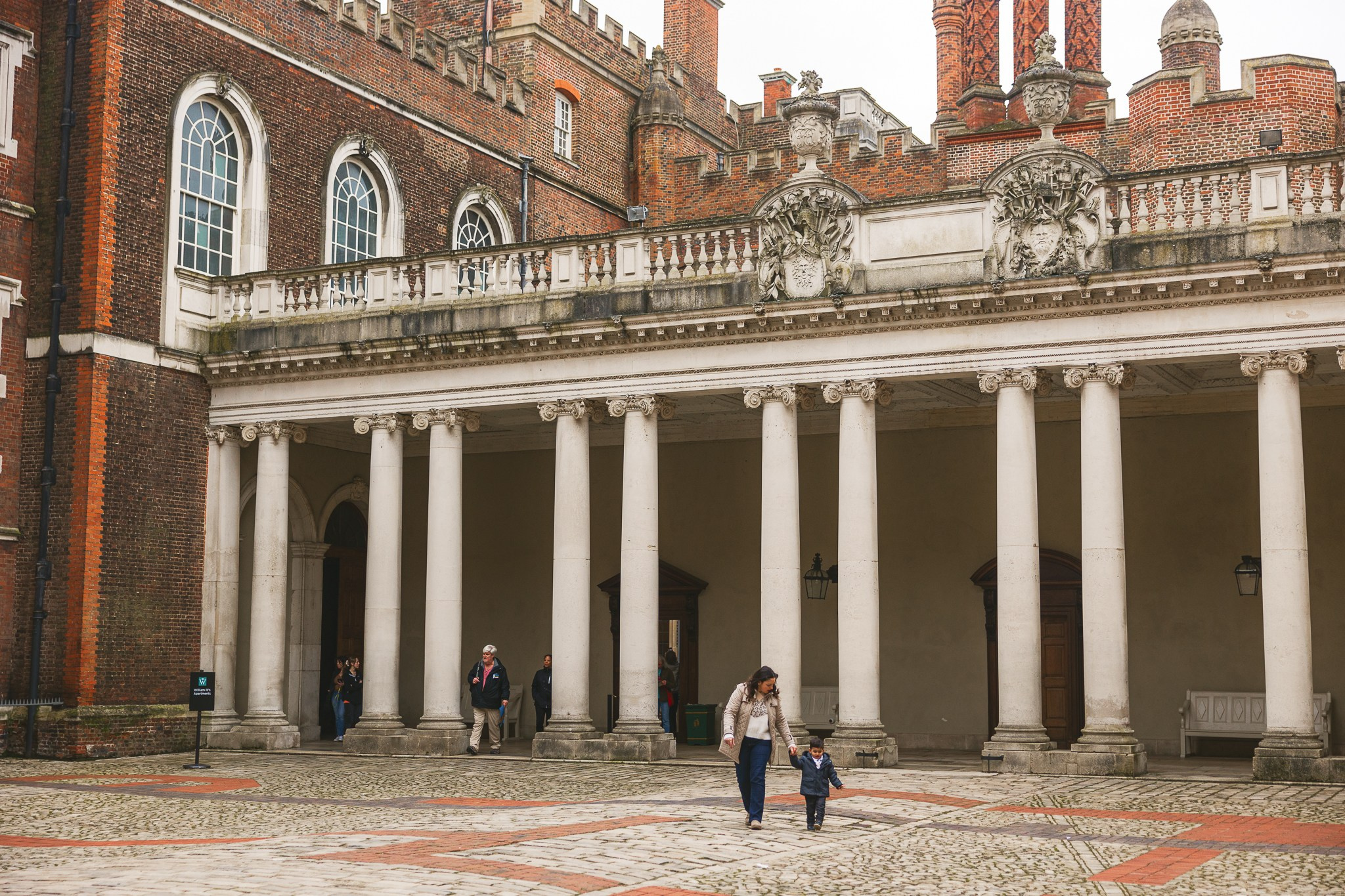 Exploring the Museum with Ana Paula, Thiago & Leo. Giandamorgana
