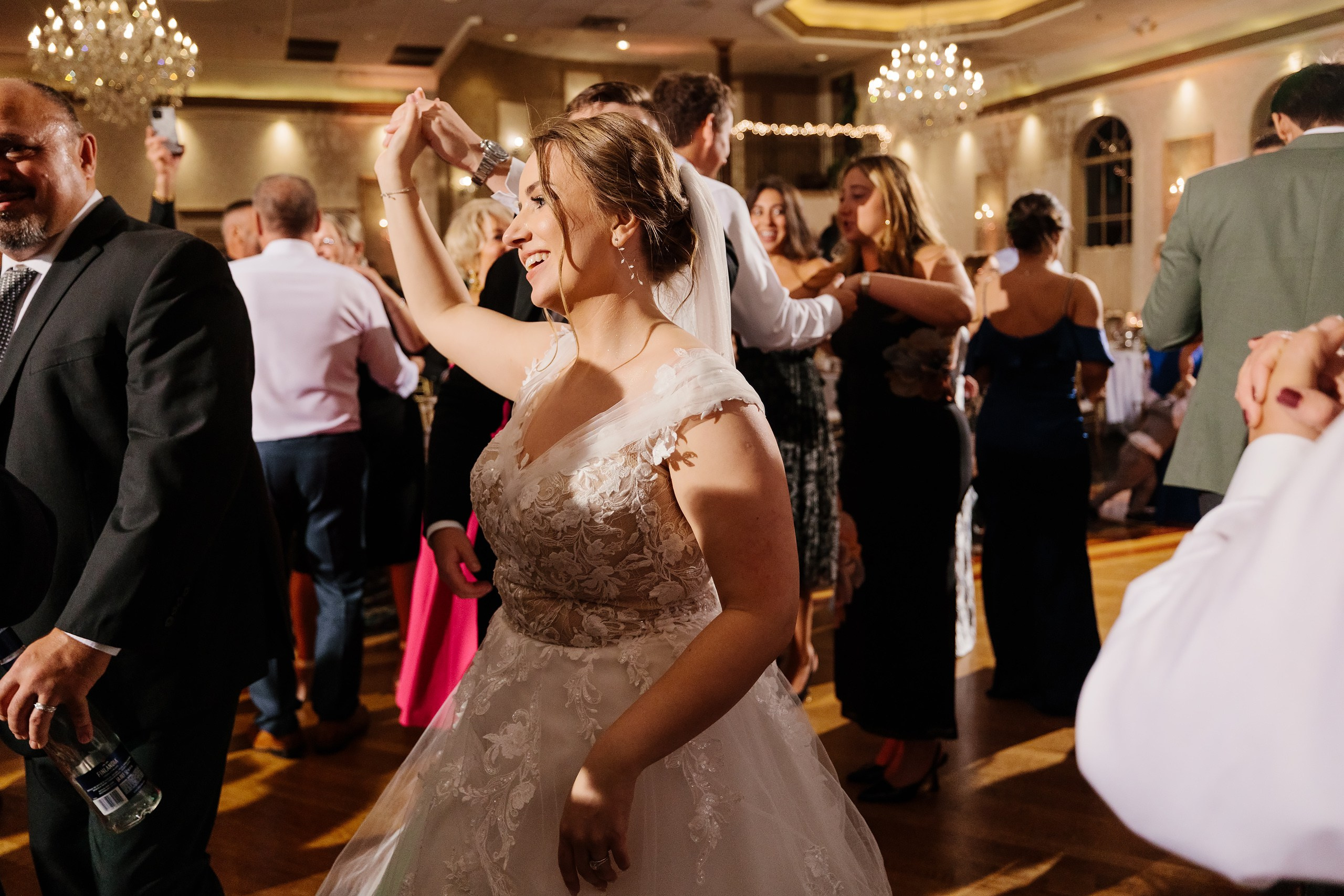 05.10.2024 Wedding. Wedding family event photographer in Chicago Nick Yushevich