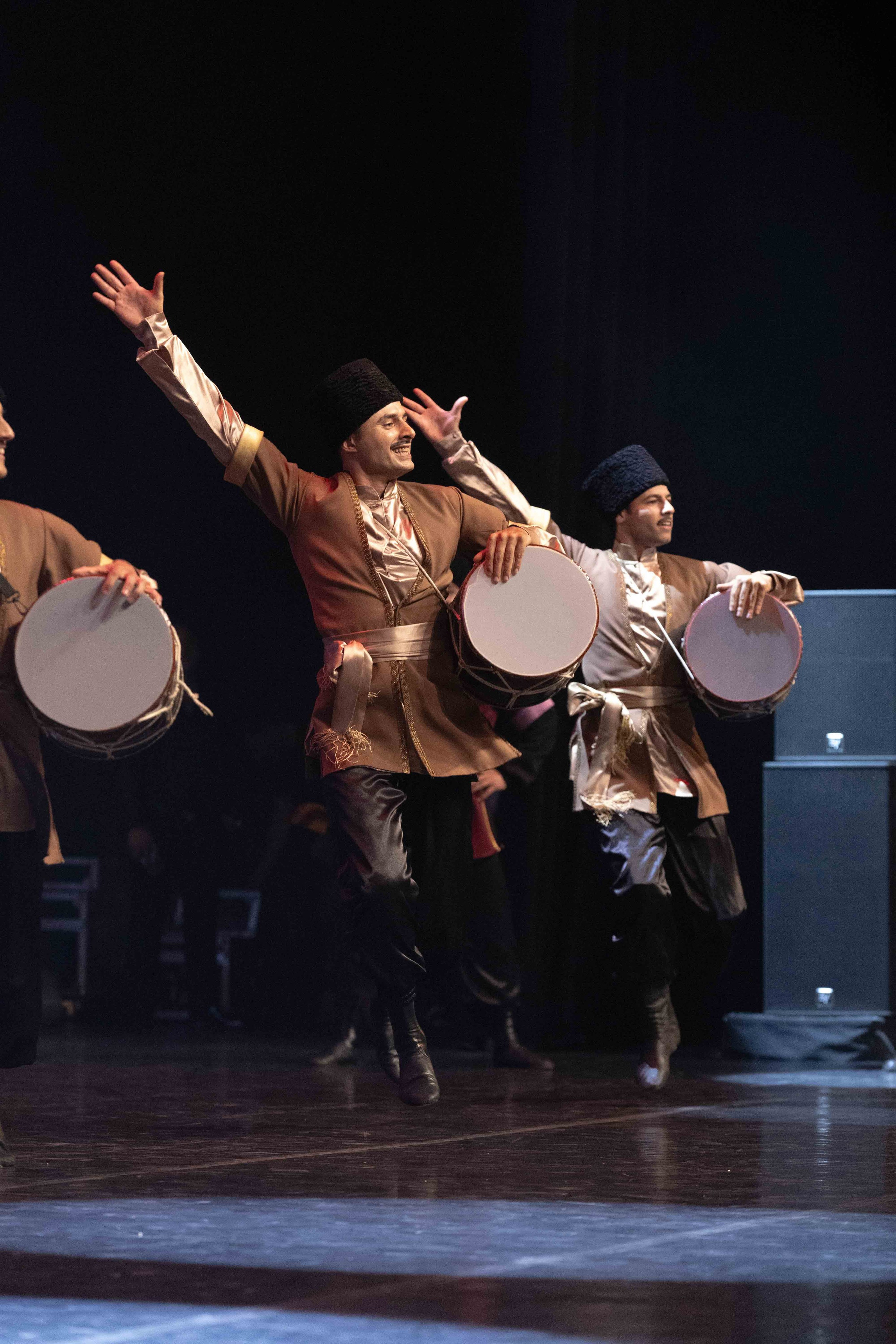 STATE DANCE ENSEMBLE. Wedding&Event photographer Ismail Rzayev in Baku