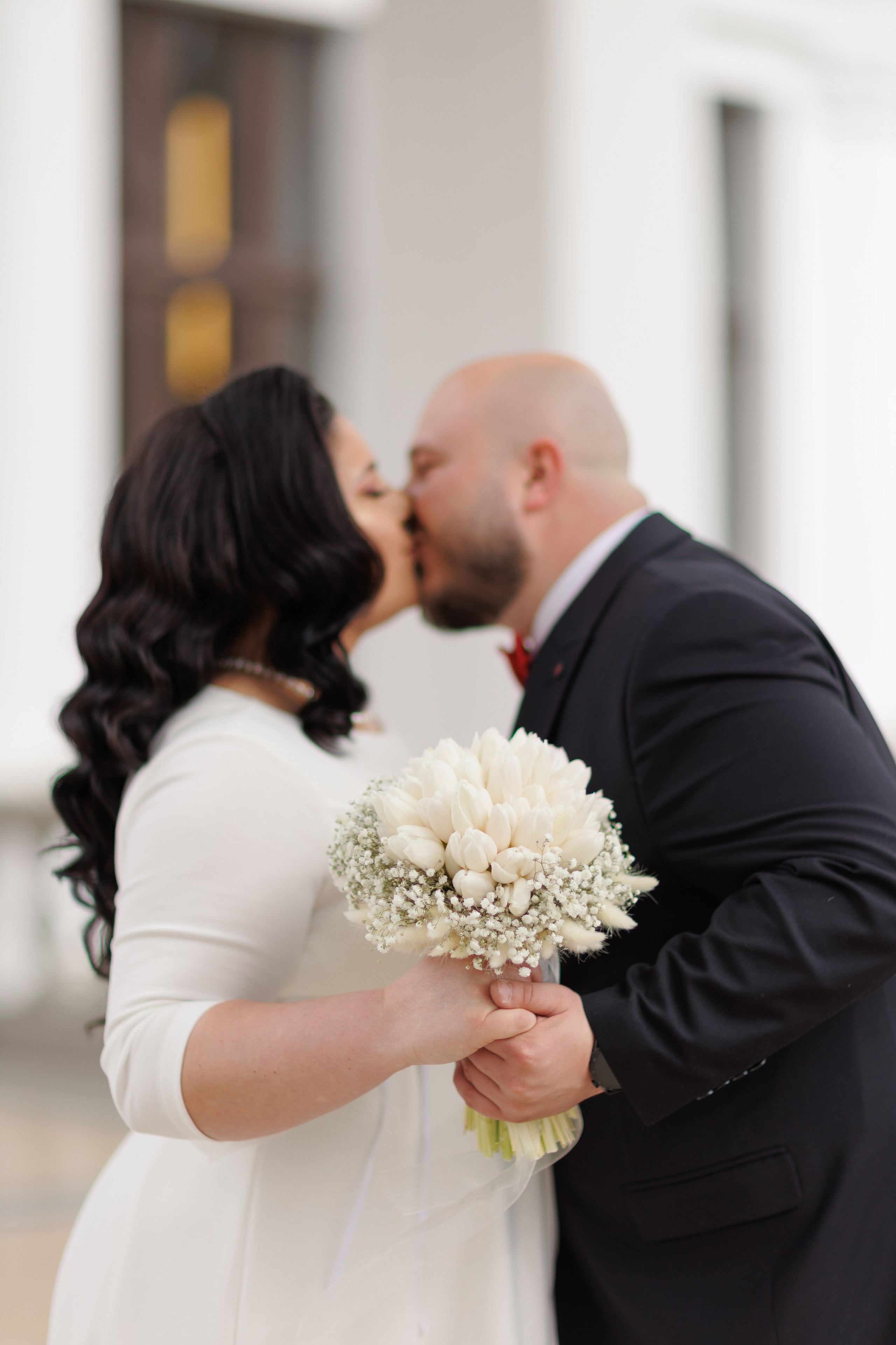 Andreea & Radu — simplu, autentic, al lor. Rares Bucur is a professional wedding photographer based in Cluj-Napoca, Romania, specializing in wedding photography