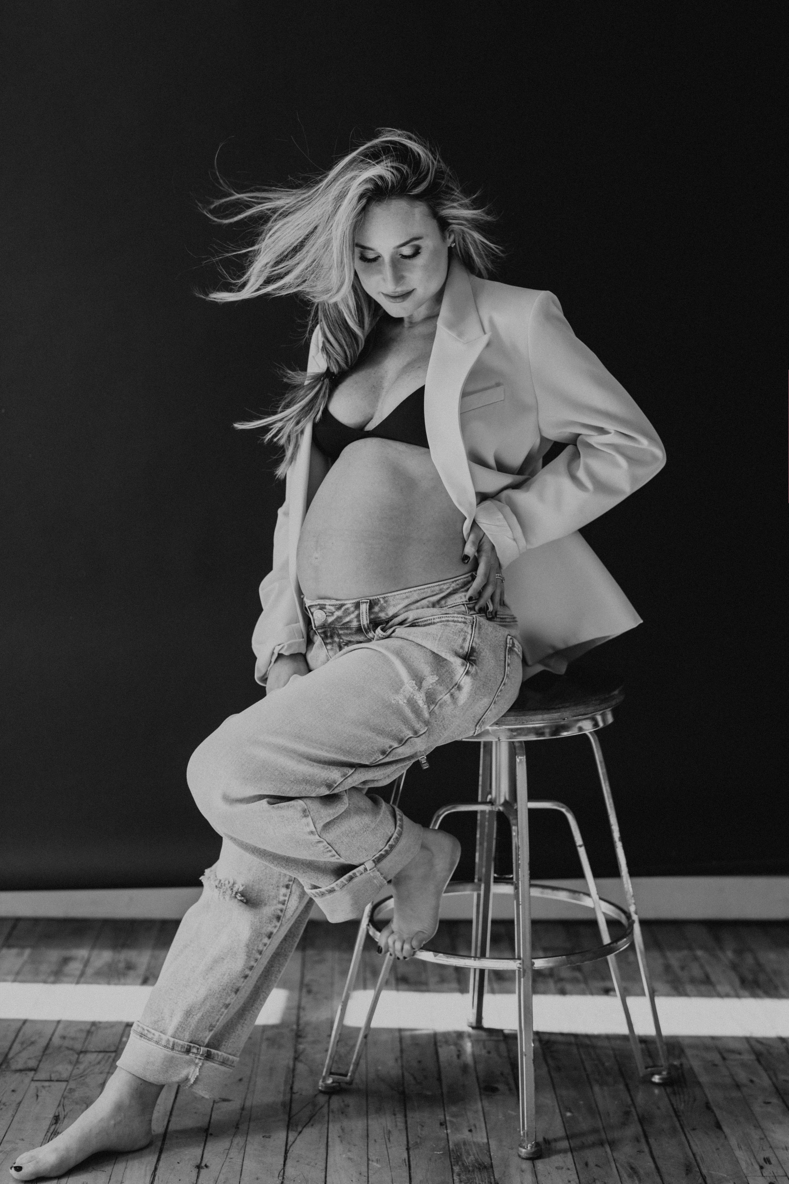 Alexa. Modern maternity photographer in Long Island New York