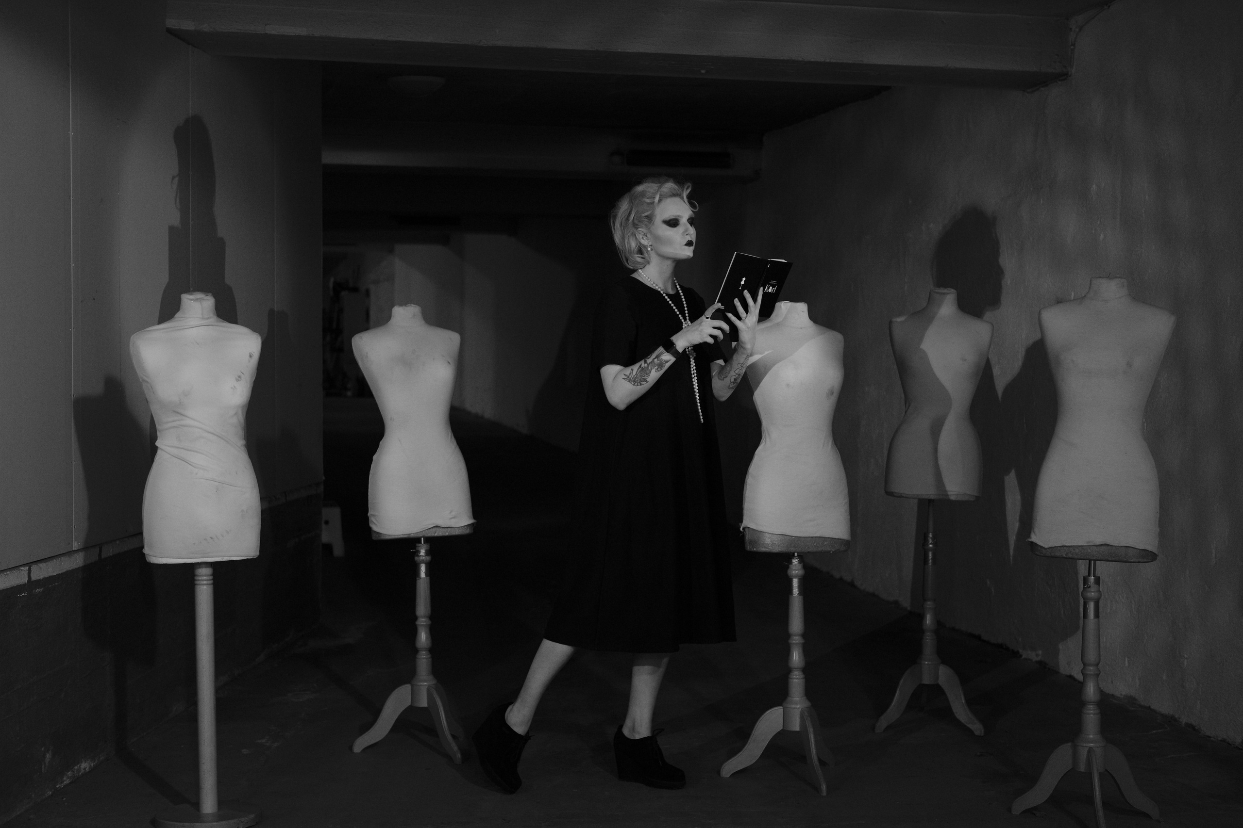 Portrett. Foto som Kunst. Anastasia Majestic Kunstkaper, Make-up Artist, Stylist