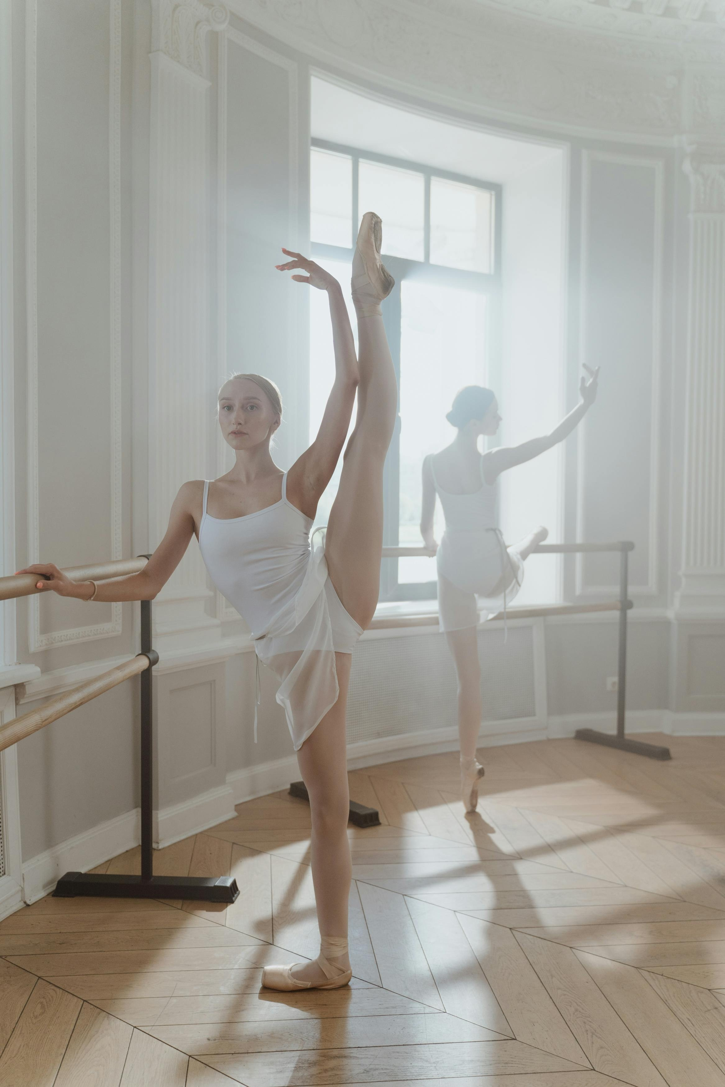 The art of ballet photography — studio session in NYC. Alice Bell — Wedding photographer in New York