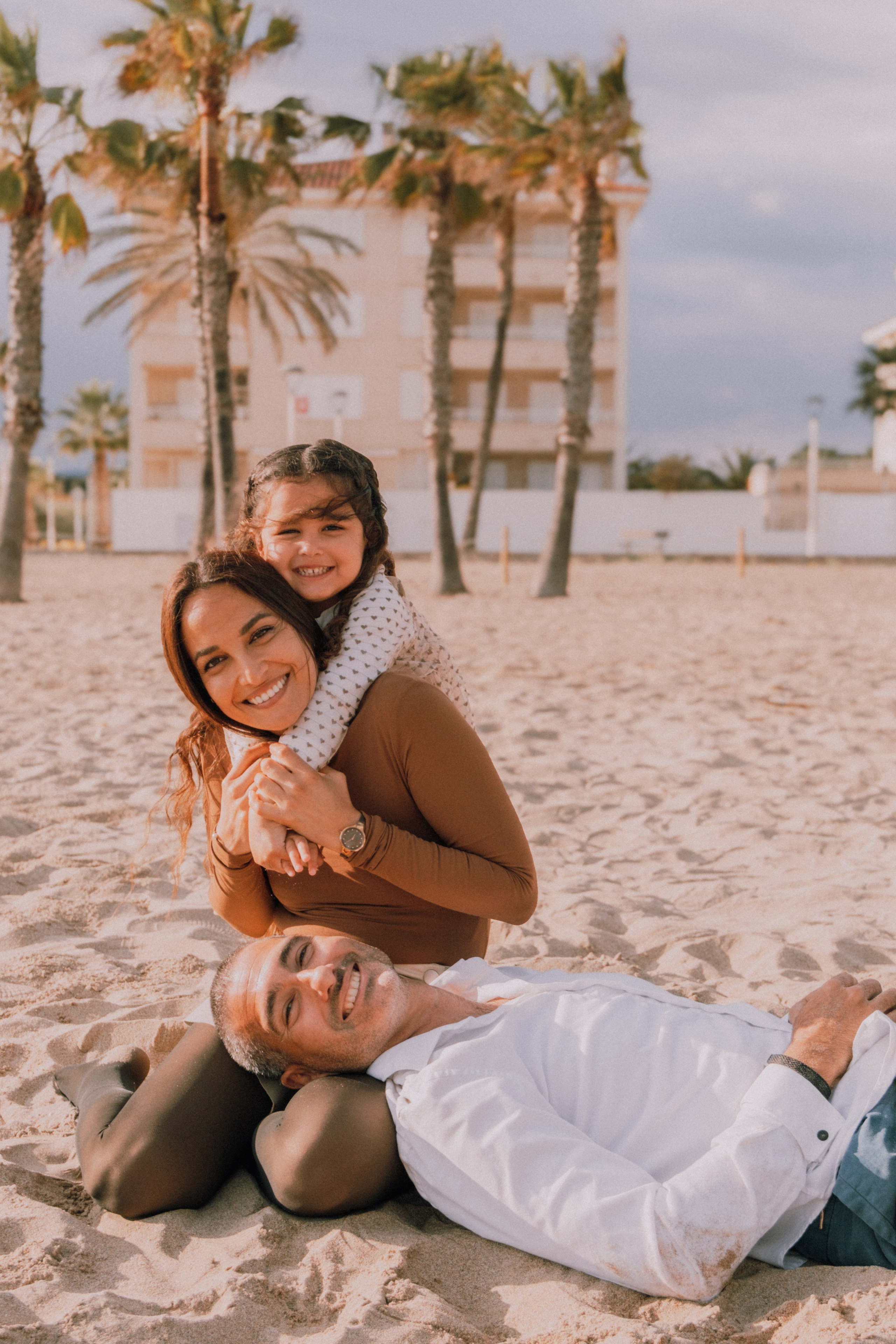 Sesión familiar en la playa. Fotografía profesional en Calafell - Elena Medvedeva