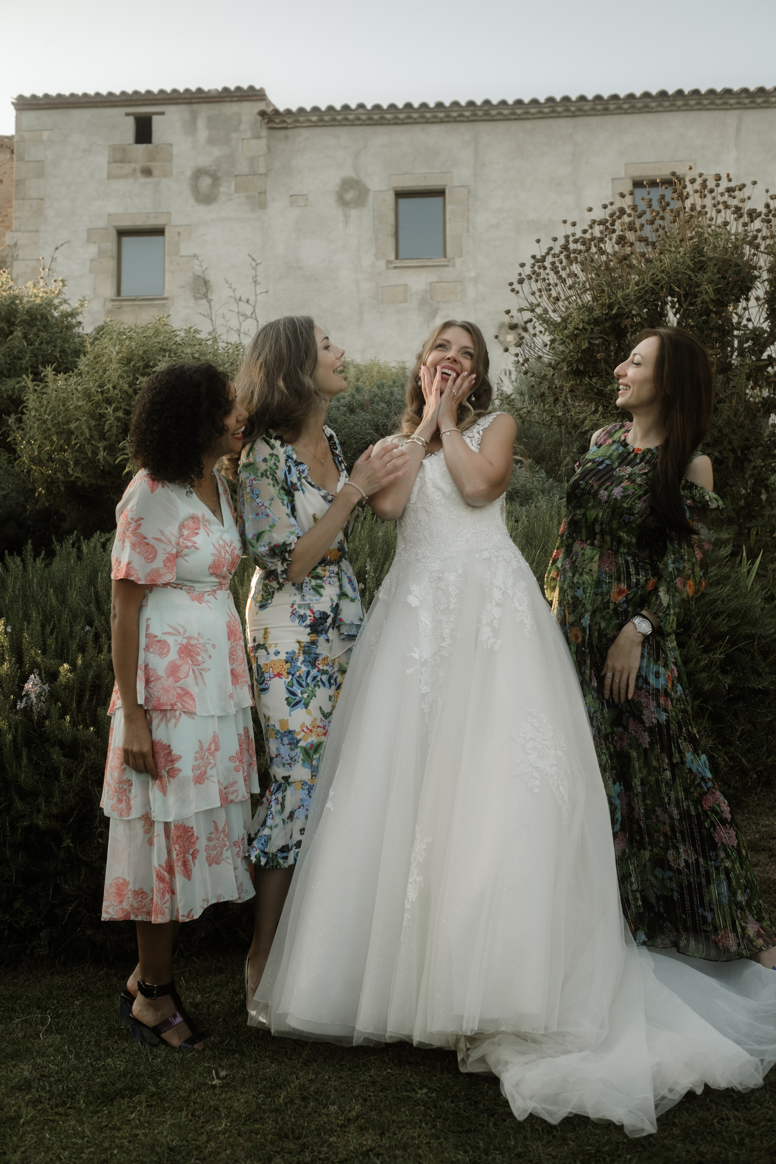 Svetlana & Alman. Monestir Sant Salvi. Paola fotógrafo / videografo de bodas en Barcelona