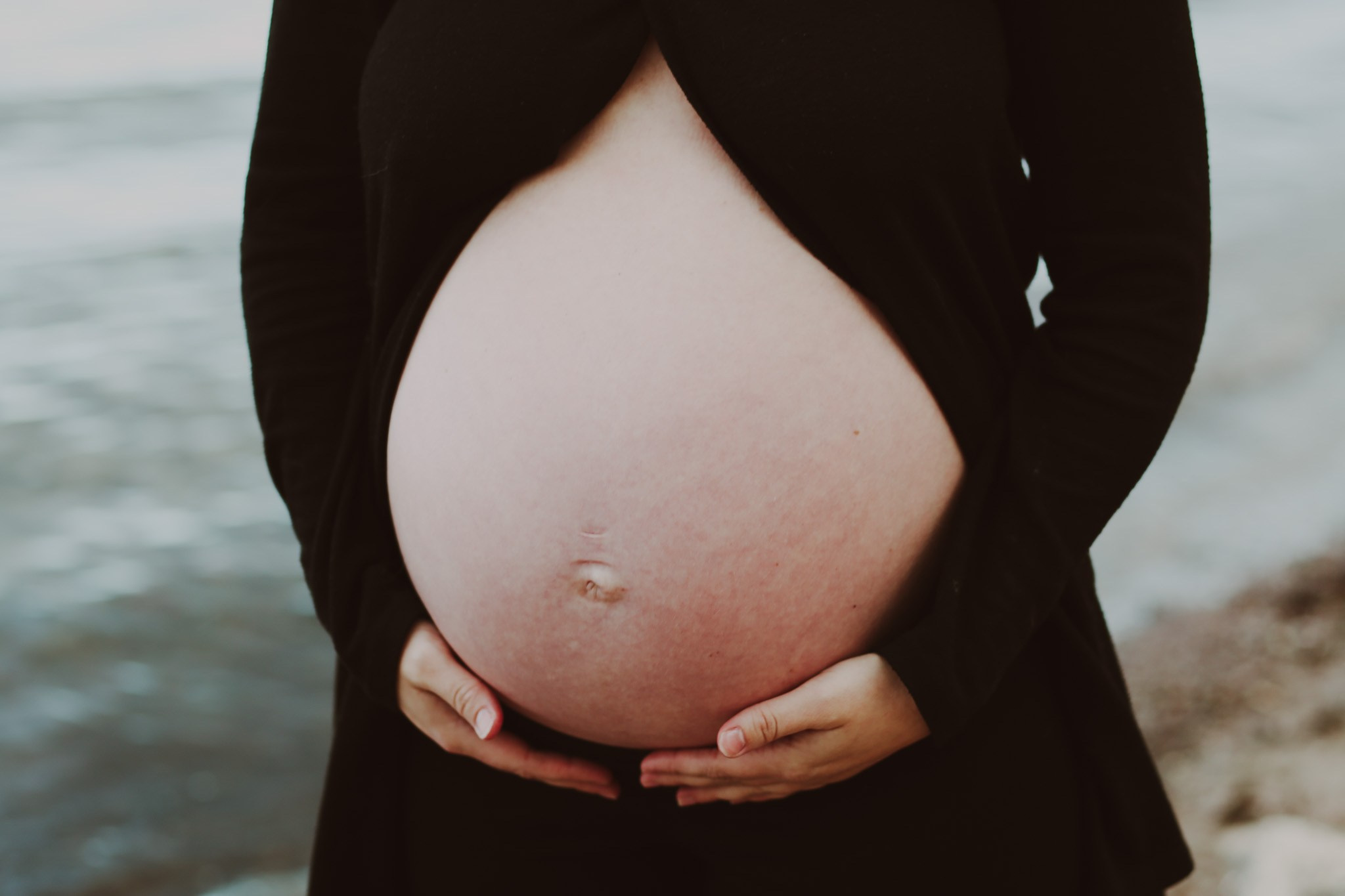 Ulrika & Family: Expecting Joy. Photographer Elina Palmgren