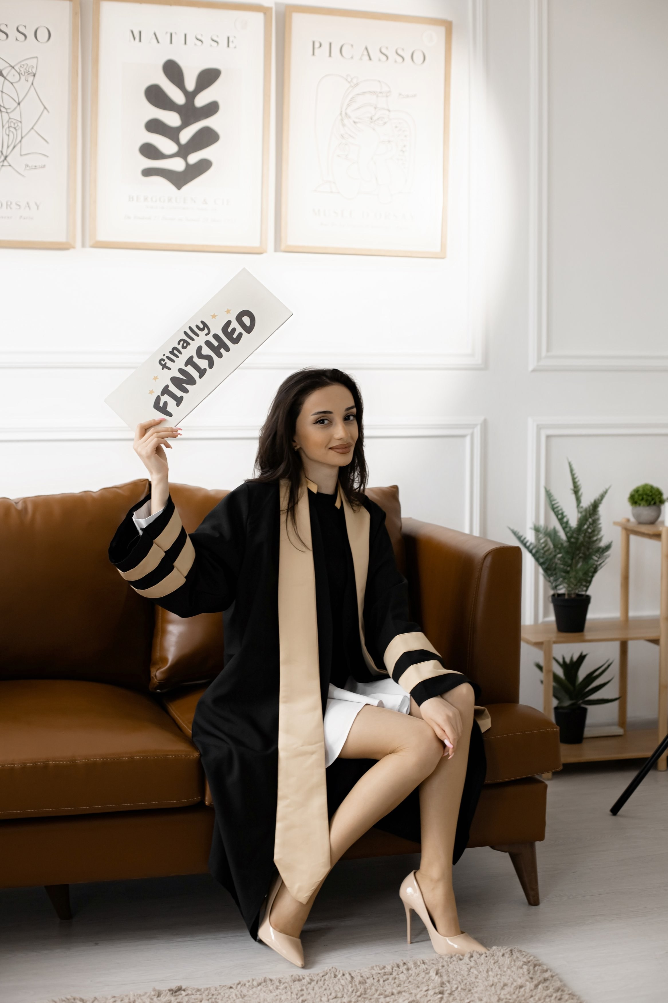 Premium mezun xalati, qara mezun geyimi, ag mezun libasi, qirmizi sarfli mezun paltari, mezun aksesuarlar, mezun papaqlari, mezun lentleri, mezun hediyyeleri, mezun fotosessiya geyimleri, mezun cekilisi ucun geyimler, mezun tedbirleri ucun aksesuarlar, mezun geyimlerinin icare ve satisi, premium mezun libaslari, mezun geyimleri online sifaris, mezun geyimleri Bakida, mezun geyimleri qiymetleri, mezun geyimleri modelleri, Mezun cekilisi, mezun fotosessiyasi, mezun cekilisi ucun geyimler, mezun mantiyasi cekilisi, mezun fotosessiya ideyalari, mezun gunu fotosessiya, mezun xatireleri, mezun papaqlari ile fotosessiya, mezun lentleri ile cekilis, ferdi mezun fotosessiyasi, qrup mezun cekilisi, mezun fotosessiya mekani, mezun ucun ideal cekilis fonlari, mezun fotosessiya aksesuarlari, mezun albomu sekilleri, mezun cekilisi poza ideyalari, universitet mezun fotosessiyasi, kollektiv mezun fotosessiyasi, mezun xalatlari ile cekilis, mezun mantiyasi fotosessiyasi, mezun geyimleri ile professional cekilis, mezun tebrik fotosessiyasi, en yeni mezun cekilis trendləri, mezun fotosessiya xidmetleri, premium mezun cekilisi, mezun cekilisi ucun dekorlar, mezun fotosessiyasi aksesuarlar, mezun gunu en gozel fotolar, mezun cekilisi fotostudiya, bakida mezun fotosessiyasi, xaricde mezun cekilisi, mezun gunune ozel cekilis,Məzun mantiyaları, eksklüziv məzun geyimləri, ağ və qara məzun libasları, məzun üçün xüsusi şarf modelləri, məzun papağı və aksesuarları, fərdi dizayn məzun geyimləri, məzun tədbiri üçün ən yaxşı seçimlər, məzun fotosessiyası üçün ideal libaslar, məzun mərasimi geyimləri, keyfiyyətli məzun mantiyası, rahat və şık məzun geyimləri, məzun üçün lent və tac modelləri, məzun simvolik medalları, icarəyə verilən məzun libasları, məzun geyimlərinin sərfəli qiymətləri, onlayn məzun geyimi sifarişi, məzun paltarı mağazası, dəbli məzun geyimləri, premium məzun mantiyalarının satışı, universitet məzunları üçün mantiyalar, kollektiv məzun geyimləri, məktəb məzunları üçün geyimlər, diplom mərasimi üçün geyimlər, fərqli rəngdə məzun libasları, ən yeni məzun geyimləri, rahat və premium məzun geyimi seçimləri, Bakıda məzun geyimi mağazası, məzun üçün ən yaxşı libaslar